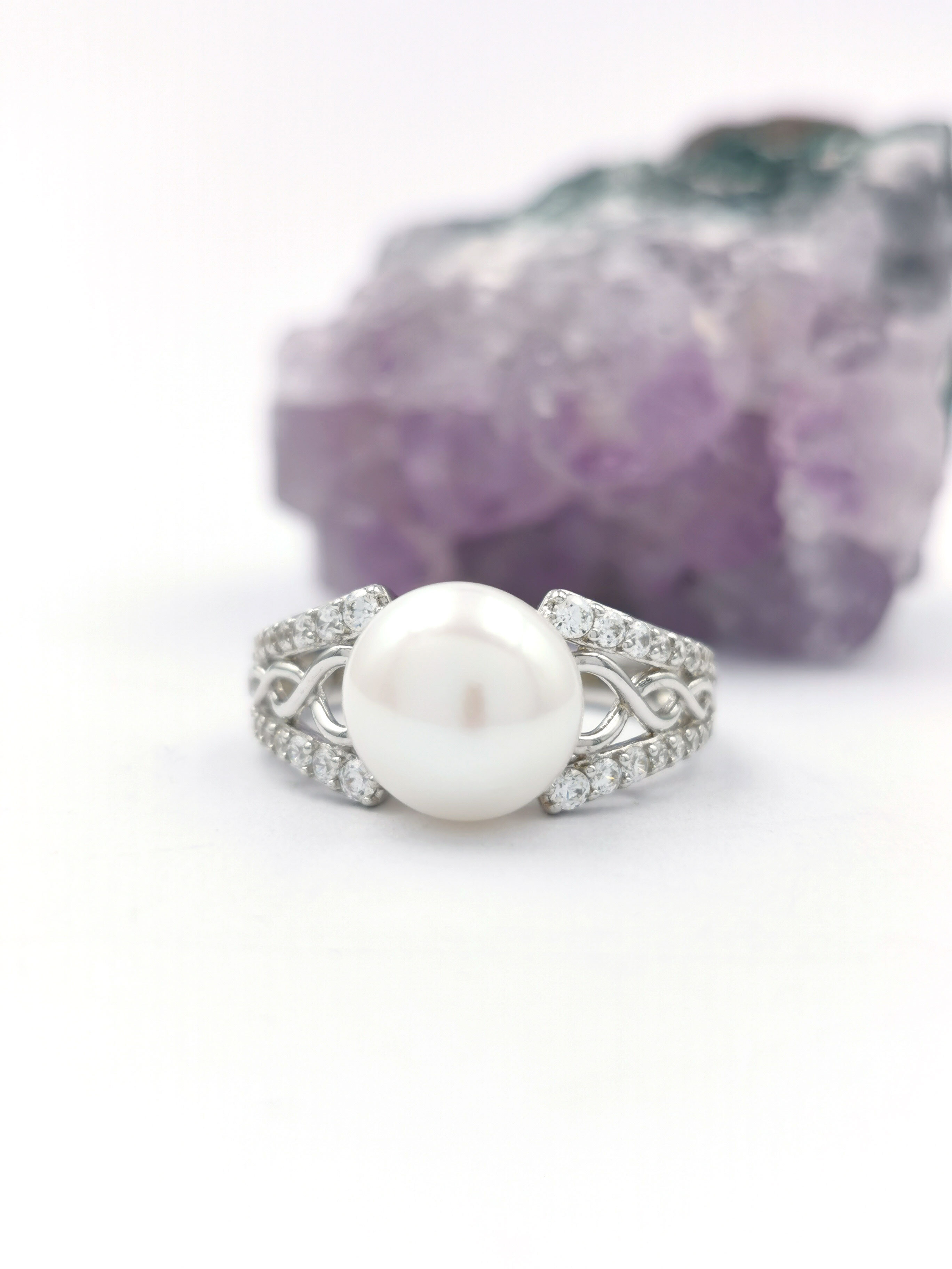 Womens Celtic Knot Ring in Sterling Silver