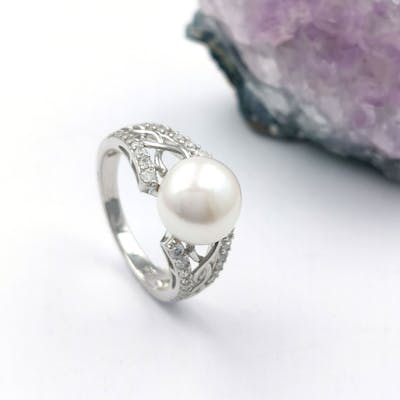 Freshwater Pearl Celtic Knot Ring