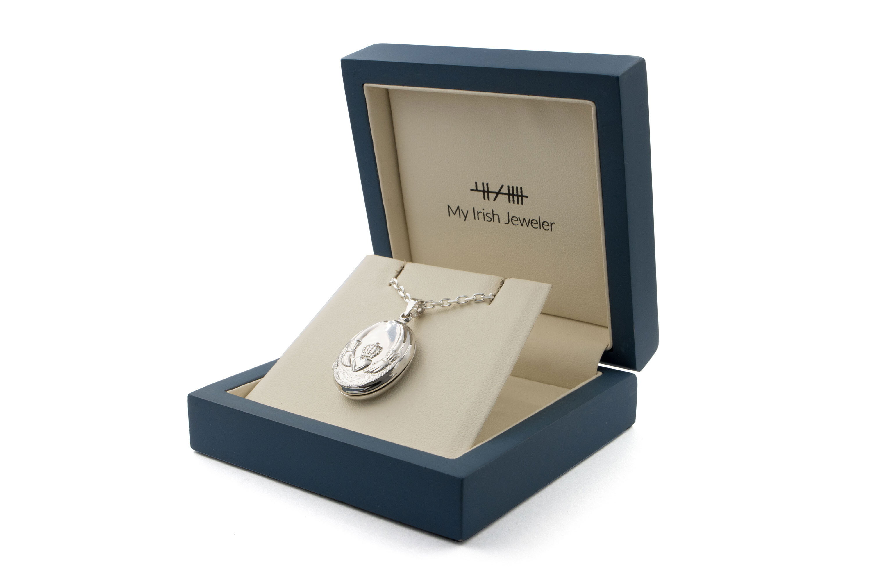 Womens Striking Sterling Silver Claddagh Necklace