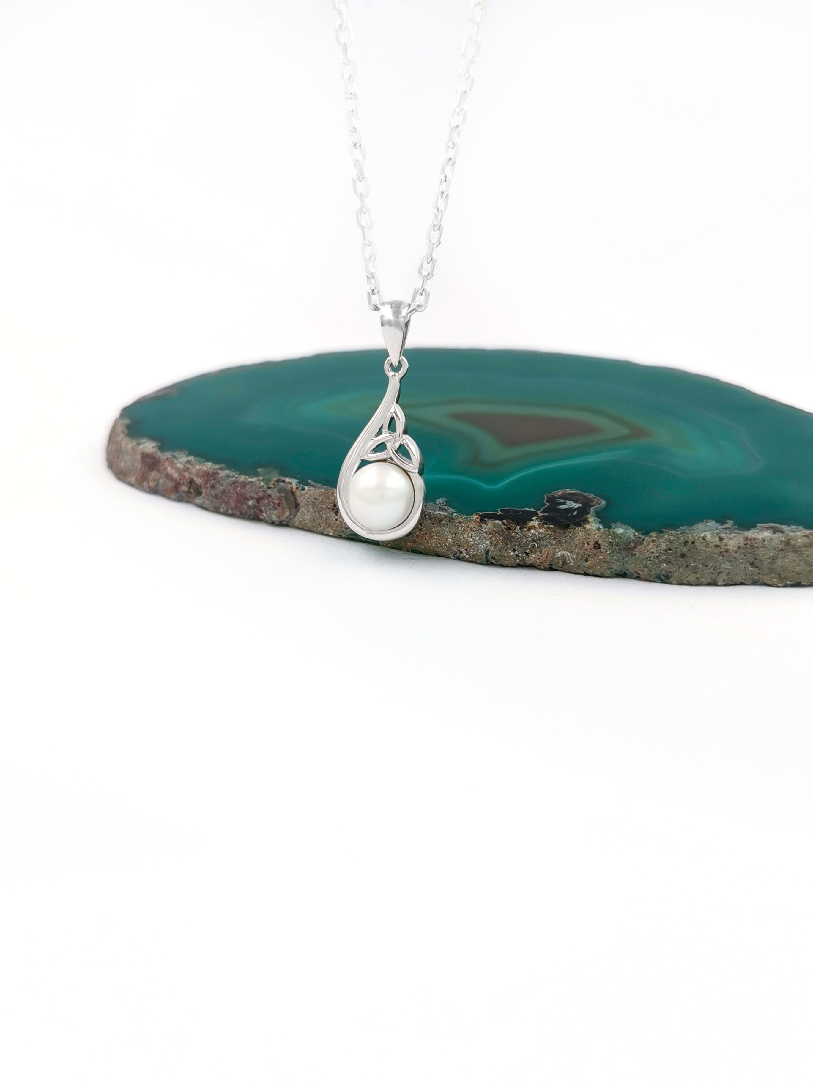 Freshwater Pearl Trinity Knot Pendant