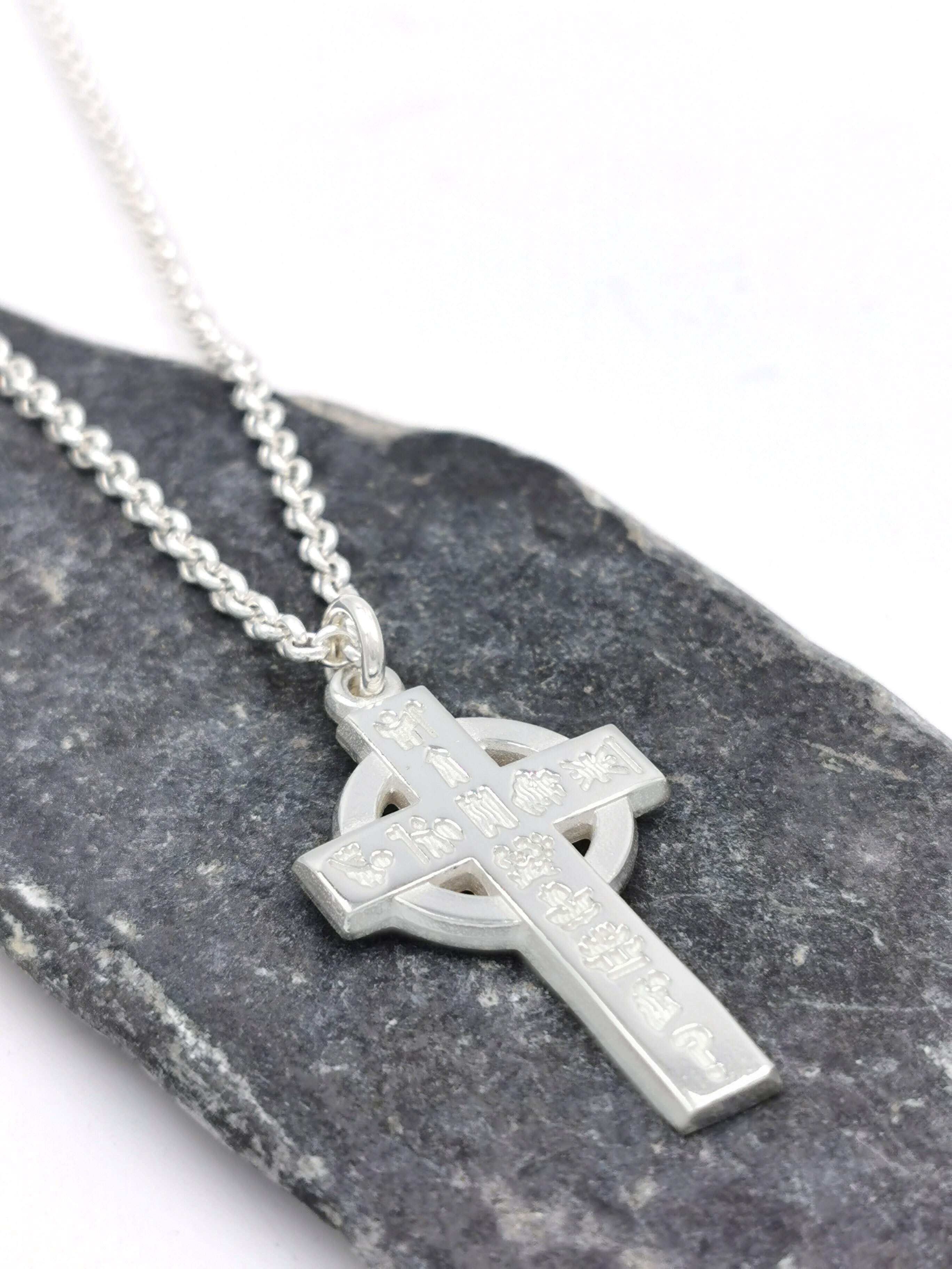 GI JEWELRY - Genuine U.S. Military Issue Ladies Presbyterian Cross