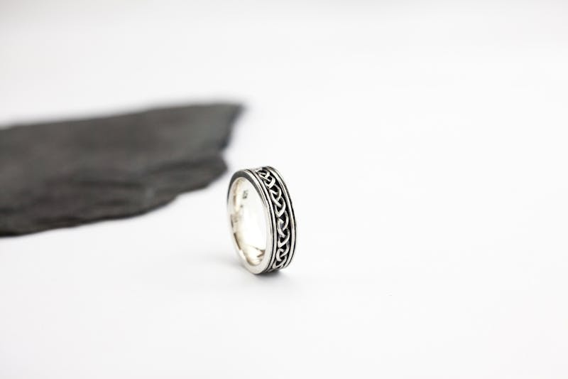 Mens Celtic Knot 6.0mm Ring in Sterling Silver With a Oxidized Finish