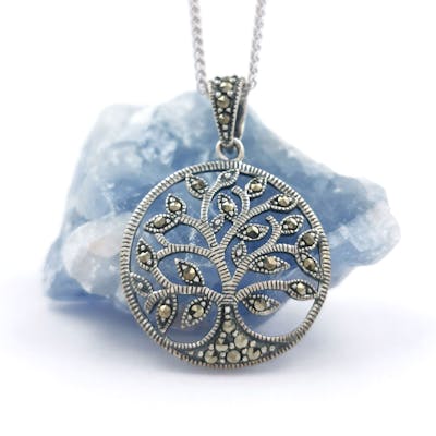 Celtic Family Tree Pendant in Silver Four / Large Pendant / 24 Medium Rounded Box