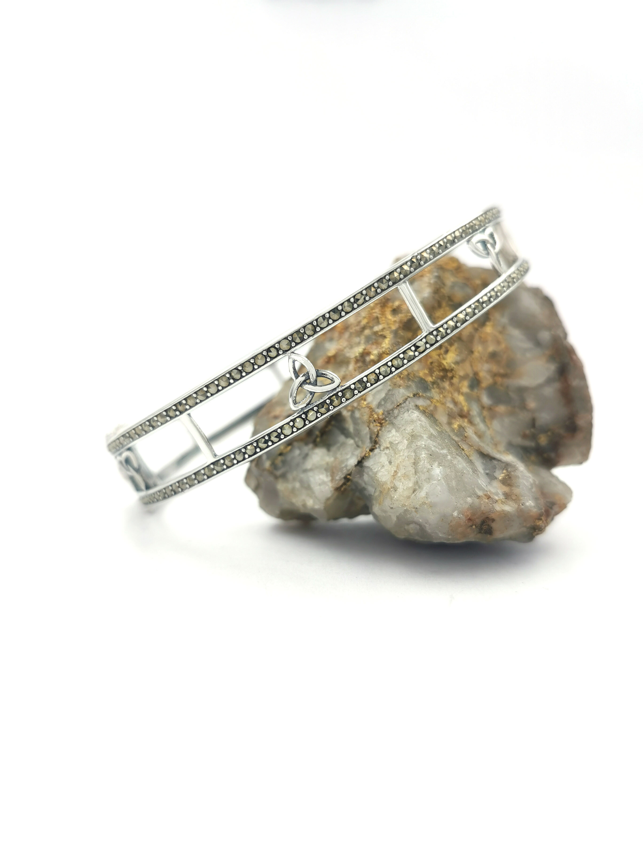 Womens Medium Sized Polished Trinity Knot Bracelet in Real Sterling Silver