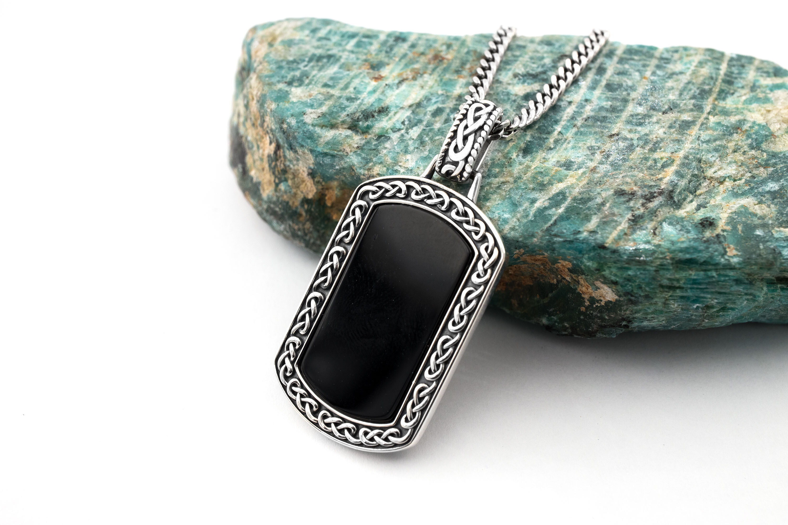 Gorgeous Sterling Silver Celtic Knot Necklace