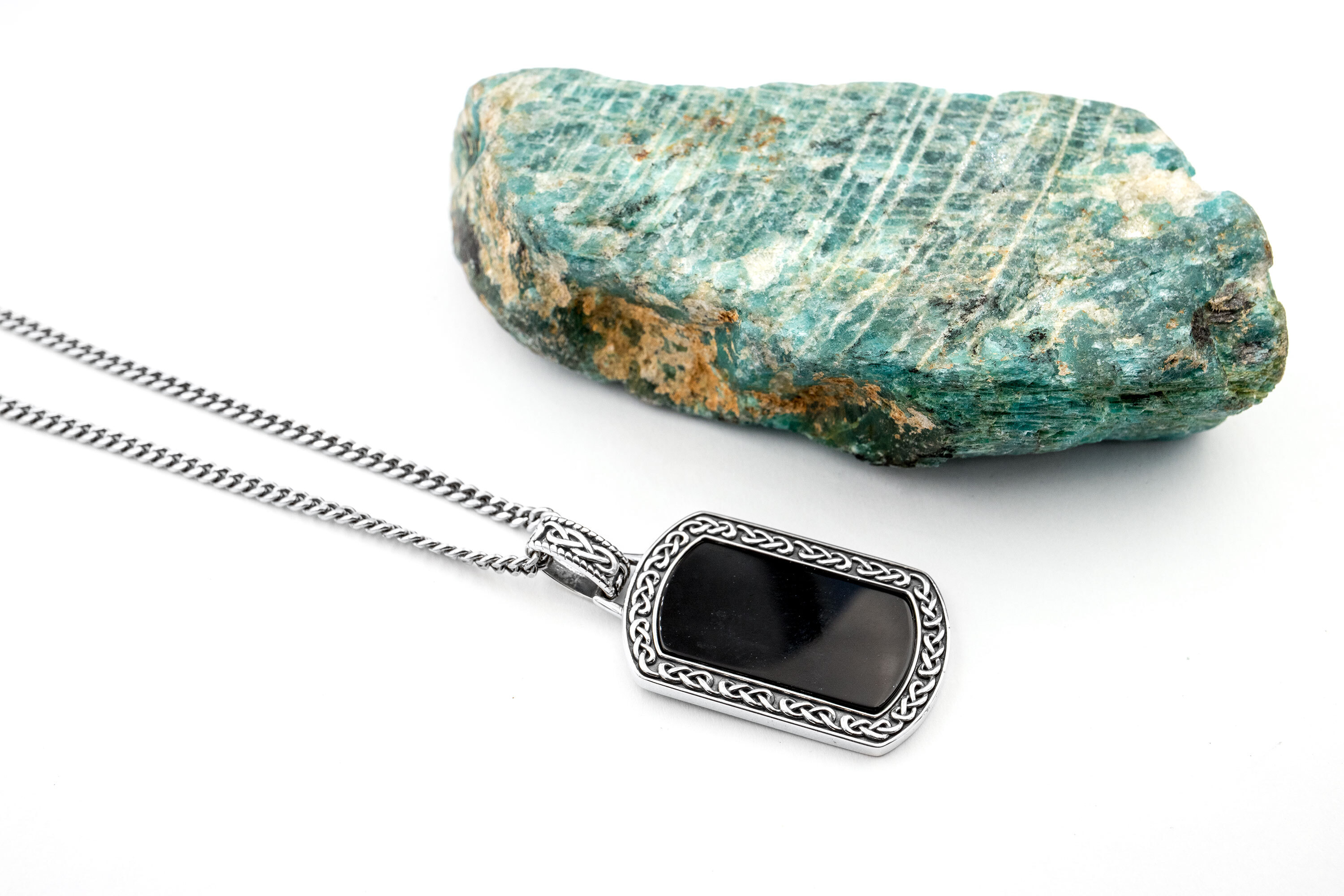 Attractive Sterling Silver Celtic Knot Necklace