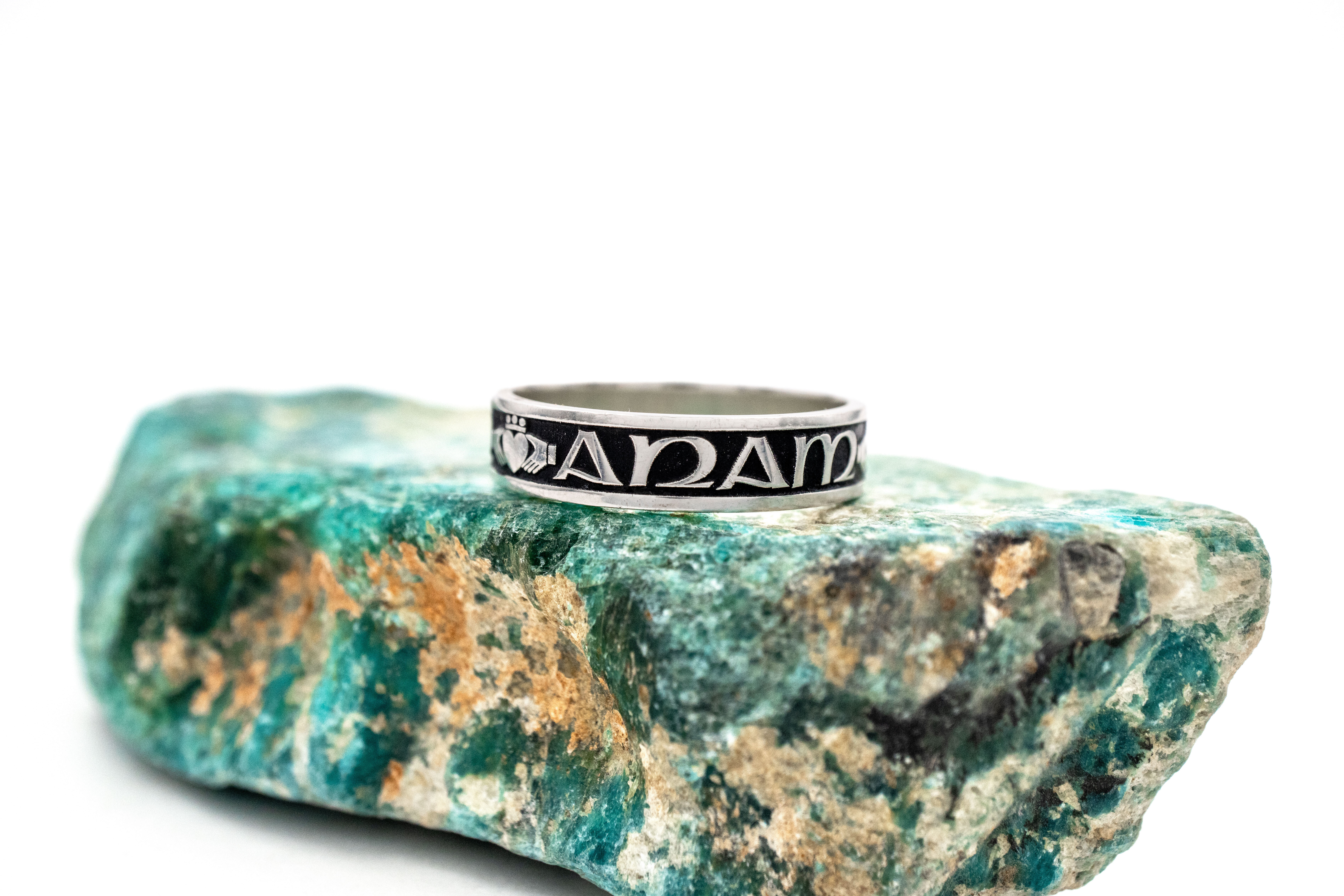 Womens Oxidized Mo Anam Cara & Gaelic 5.0mm Ring in Real Sterling Silver