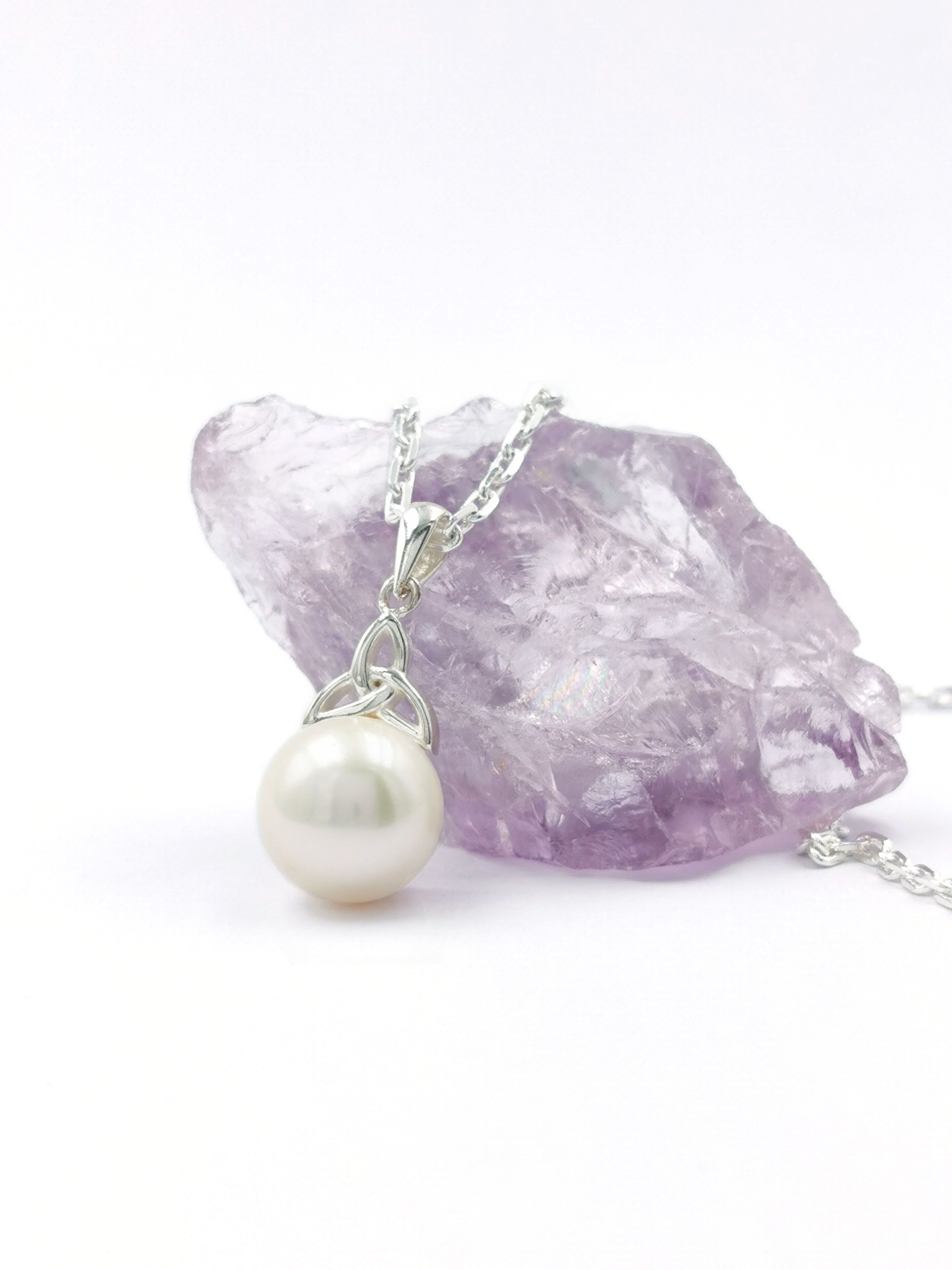 Womens Trinity Knot Necklace in Sterling Silver