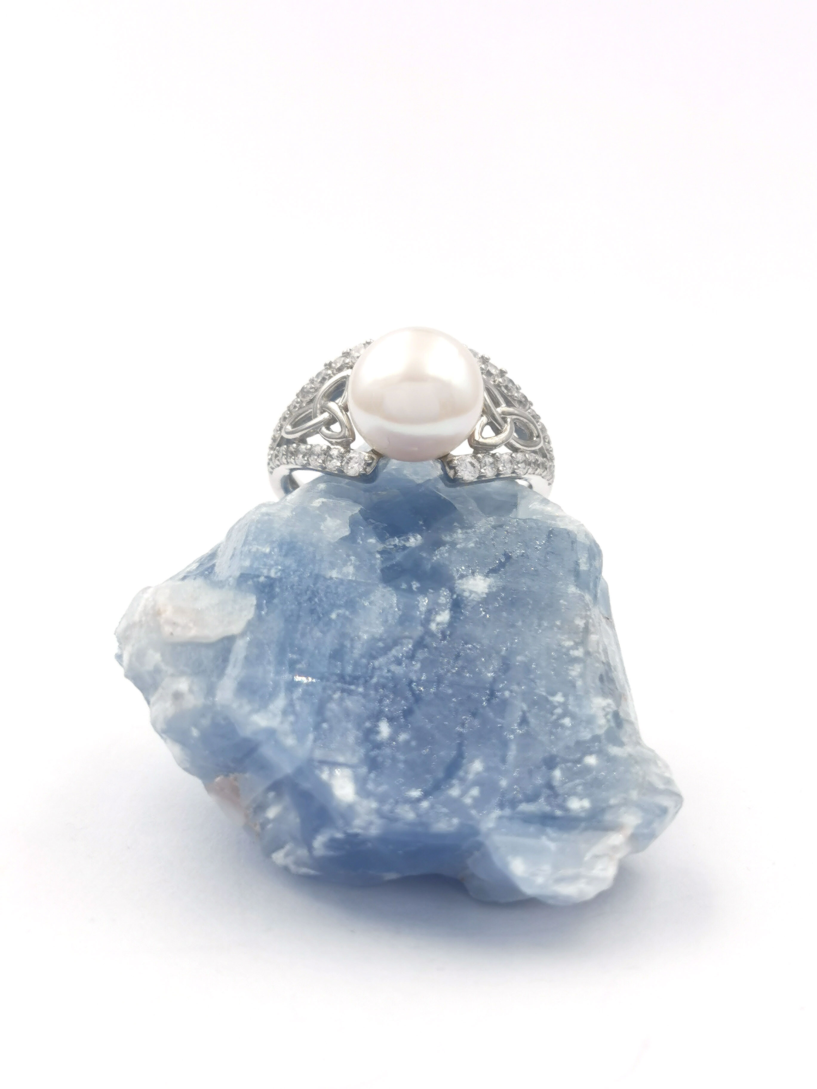 Striking Sterling Silver Trinity Knot Ring For Women