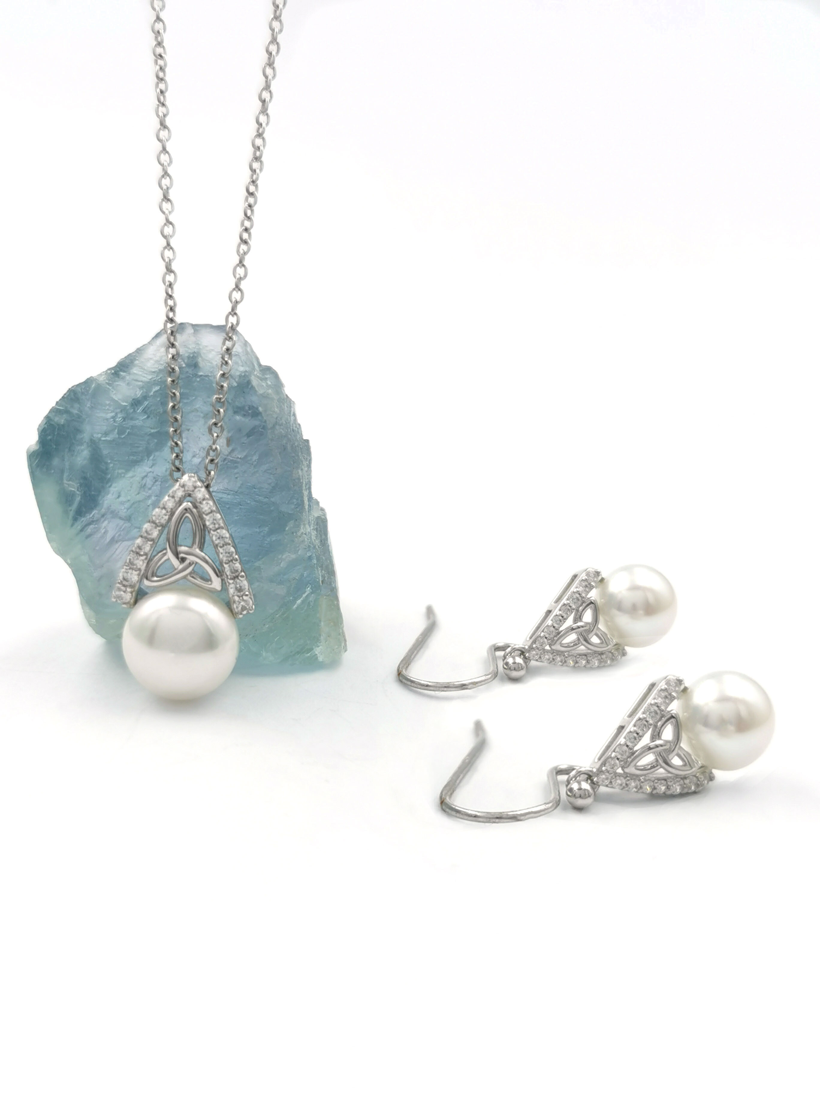 Trinity Knot - Pendant and Matching Earrings