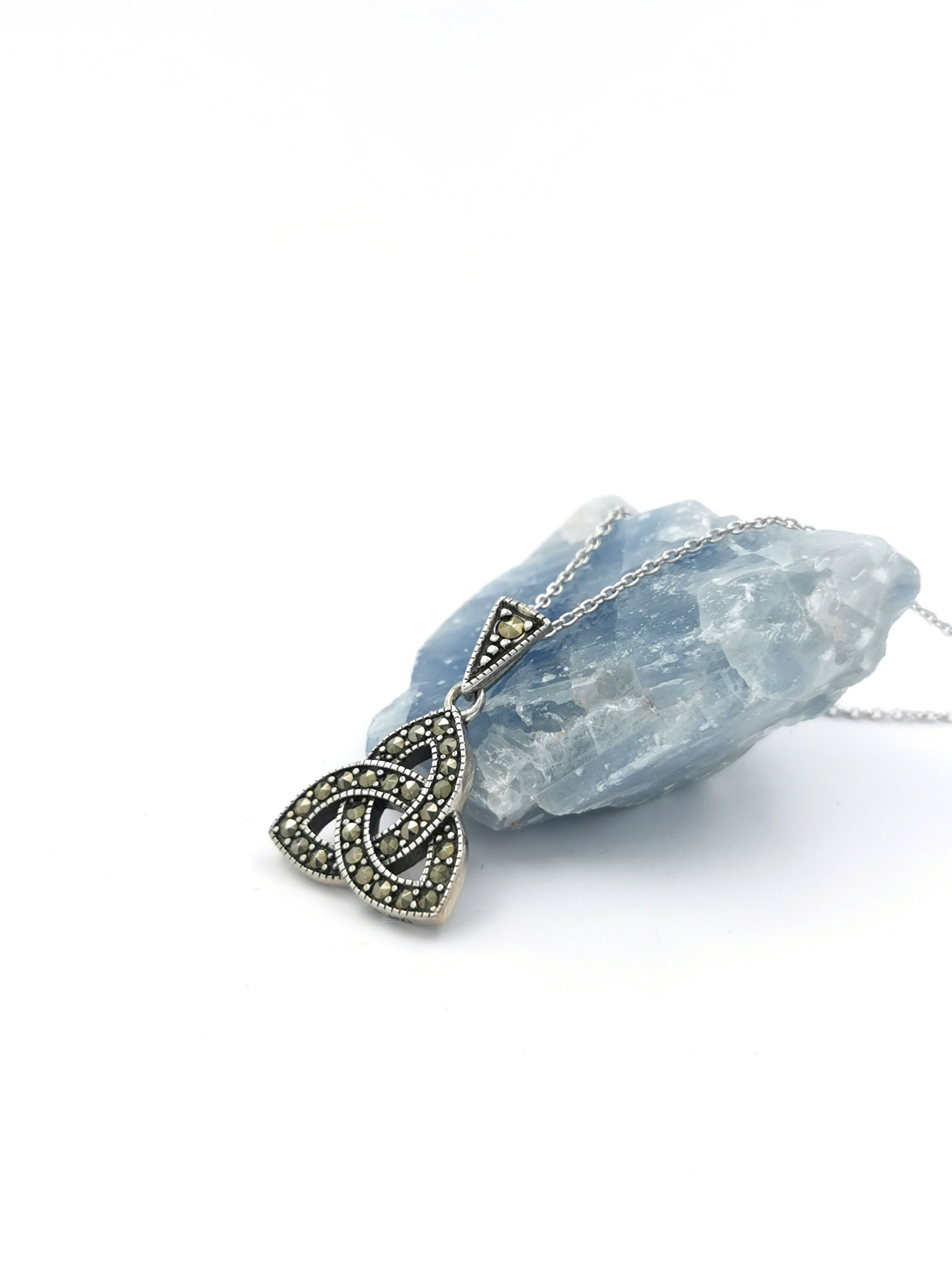 Trinity Knot - Shown with Light Cable Chain