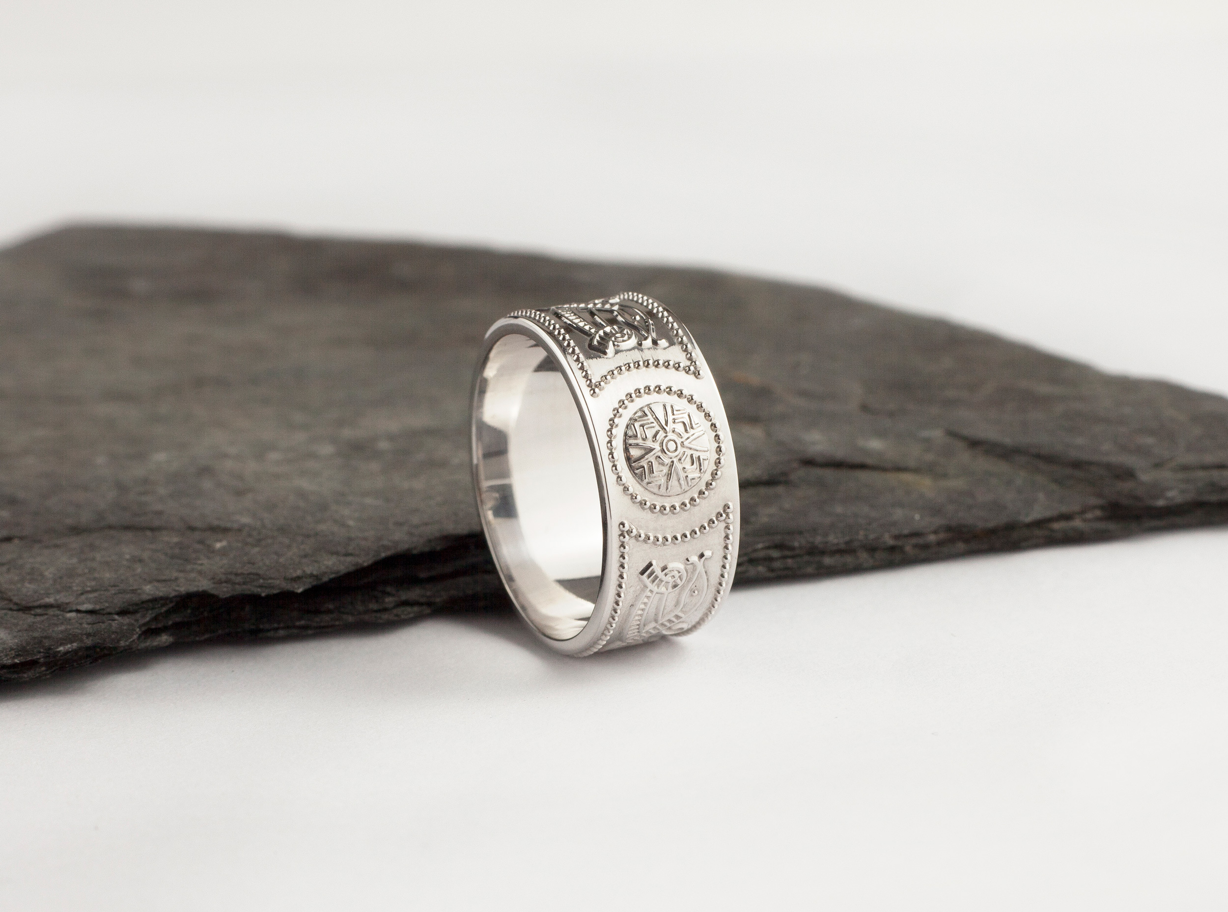 Authentic 14K White Gold Celtic Knot Ring