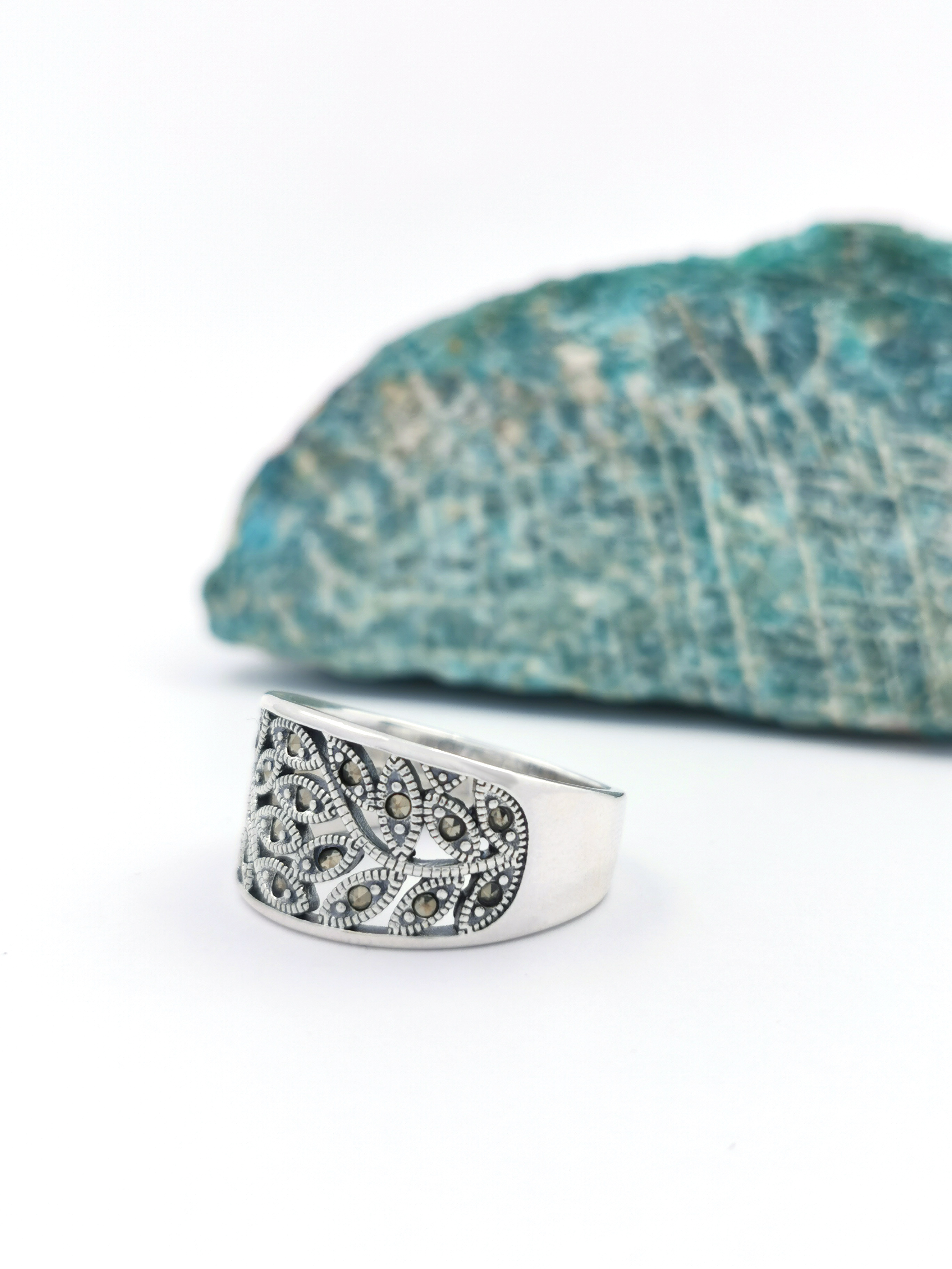 Real Sterling Silver Tree of Life Ring For Women. Side View.