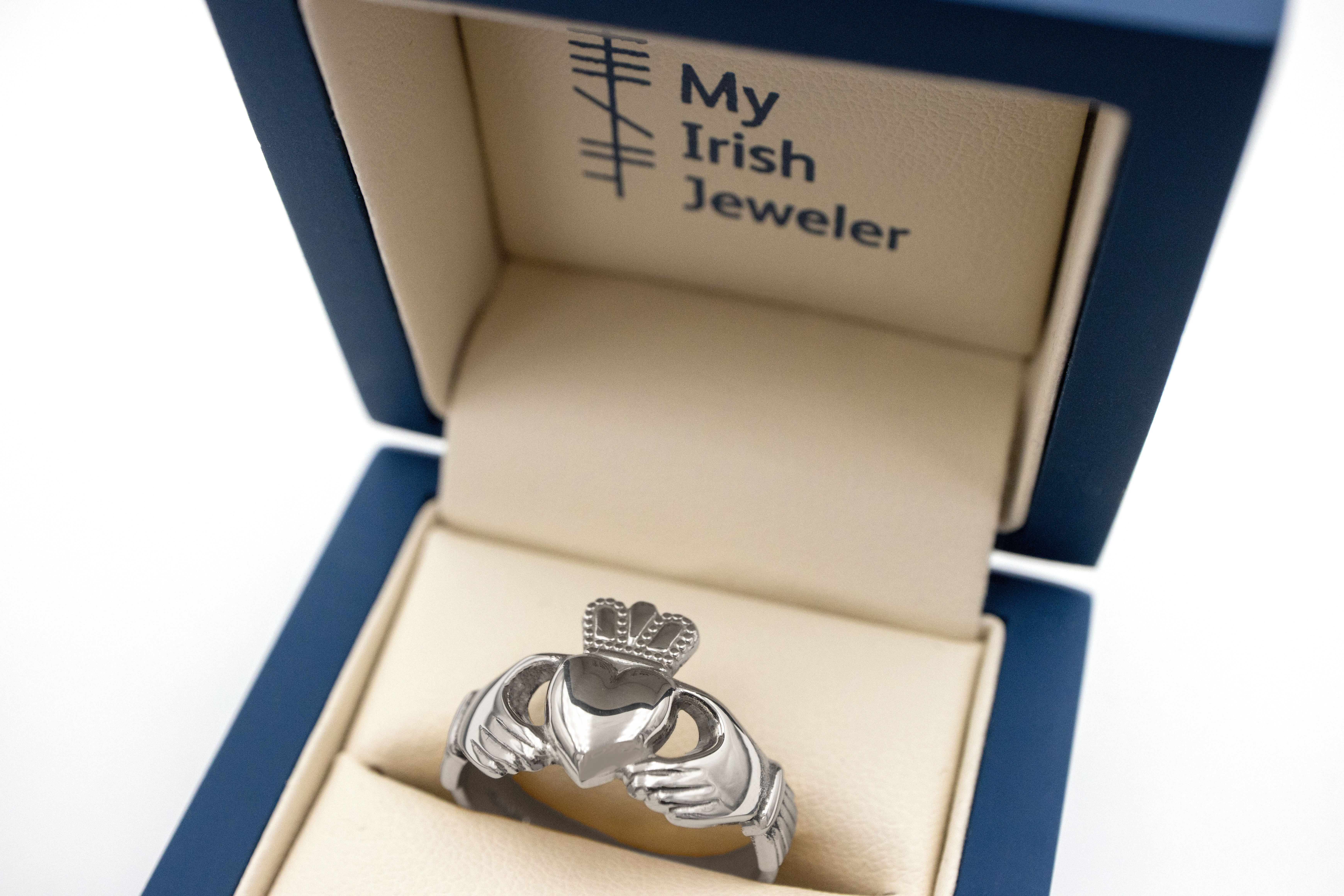 Mens Sterling Silver Claddagh Ring. In Luxury Packaging.