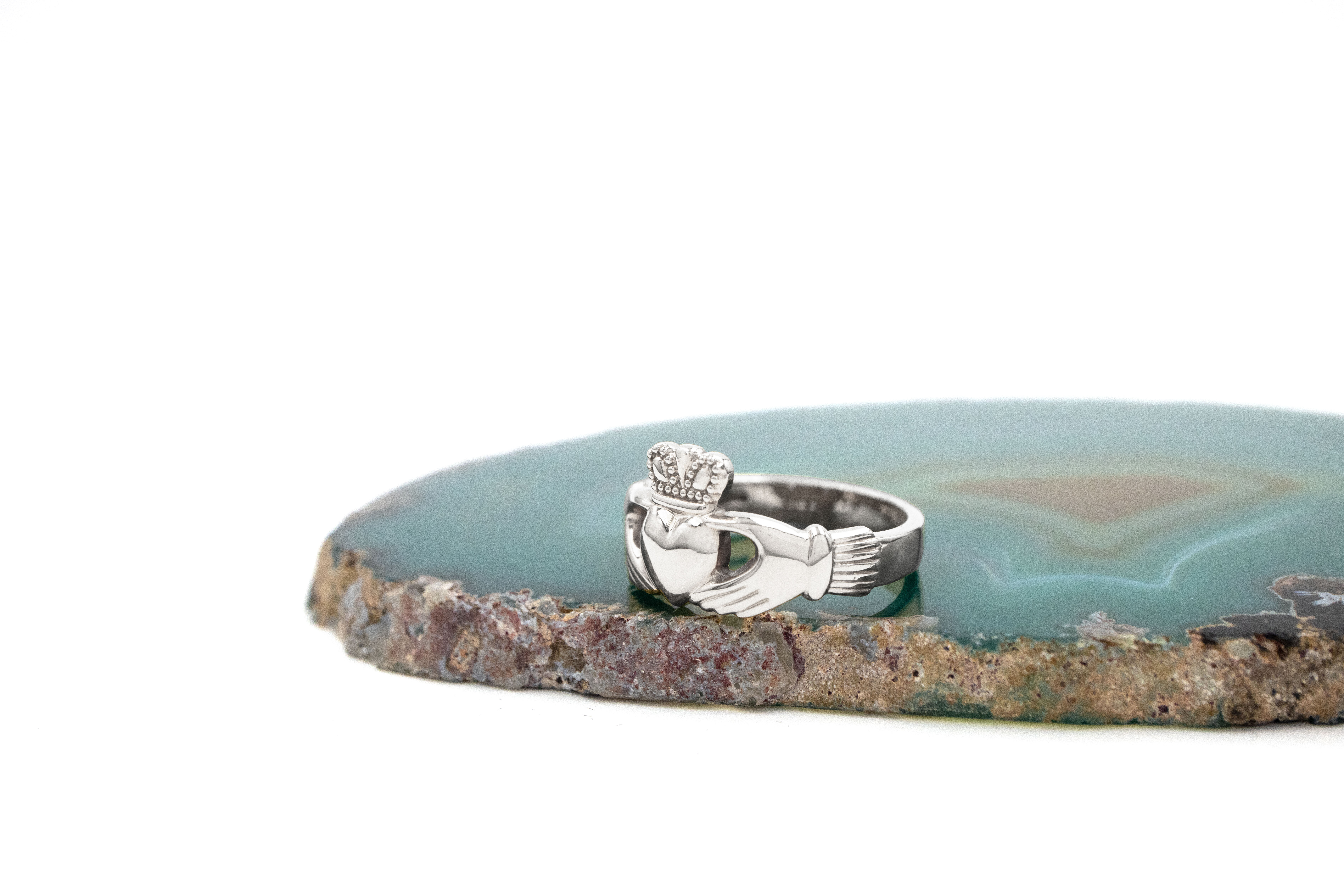 Womens Irish Sterling Silver Claddagh Ring. Side View.