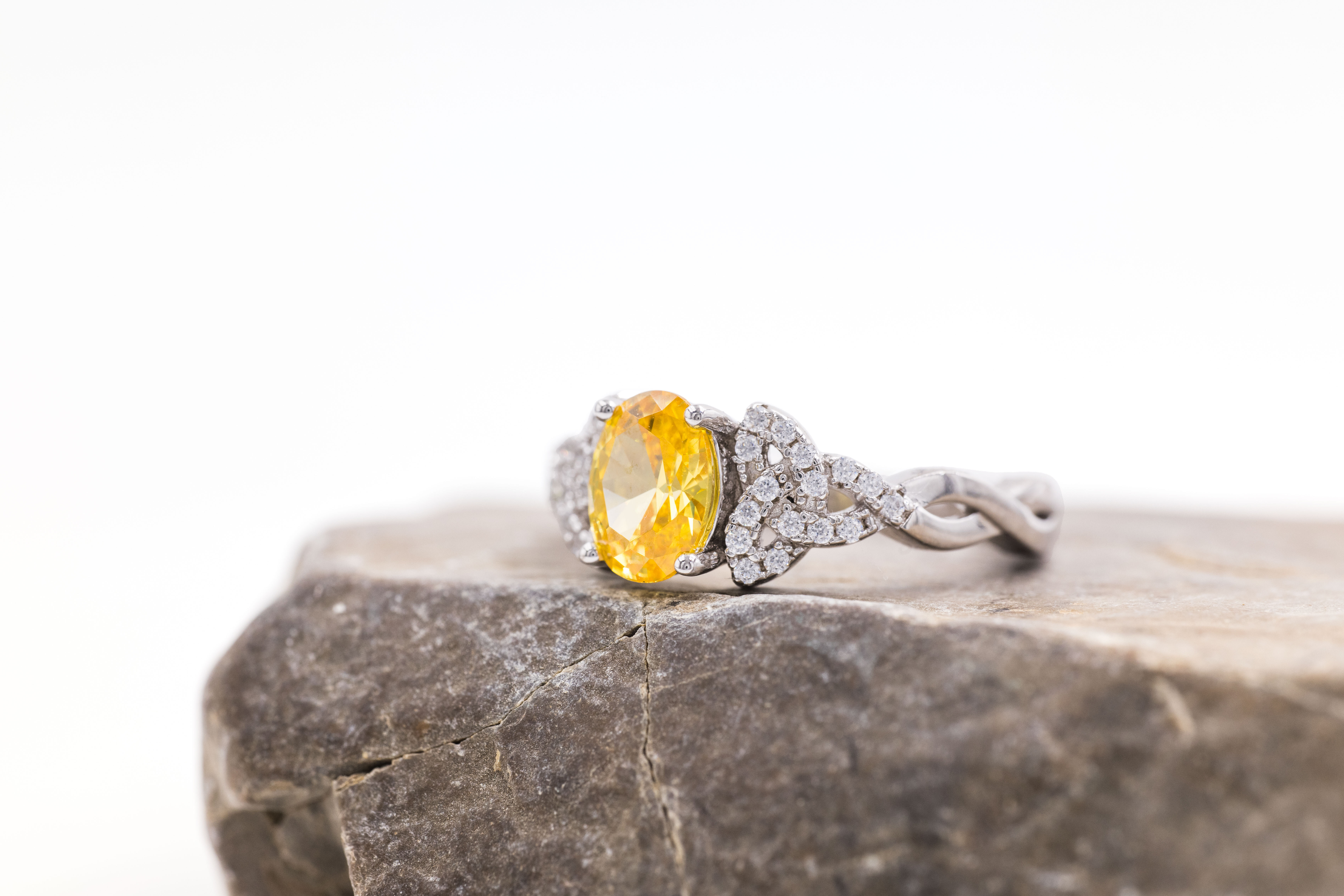 Gorgeous Sterling Silver November Birthstone 2.0mm Ring For Women