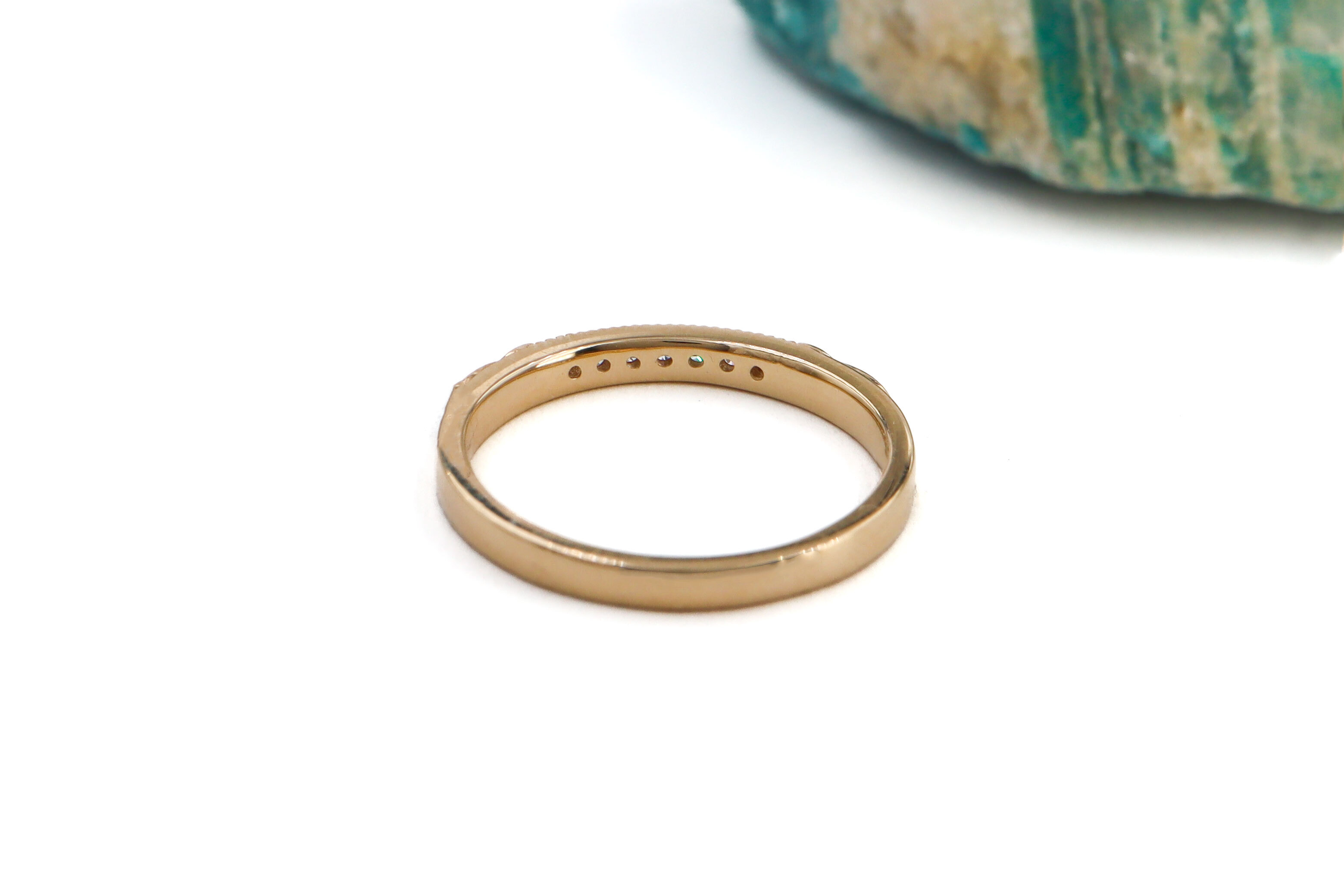 Womens Authentic Polished Yellow Gold Trinity Knot Ring. Picture Of The Back.