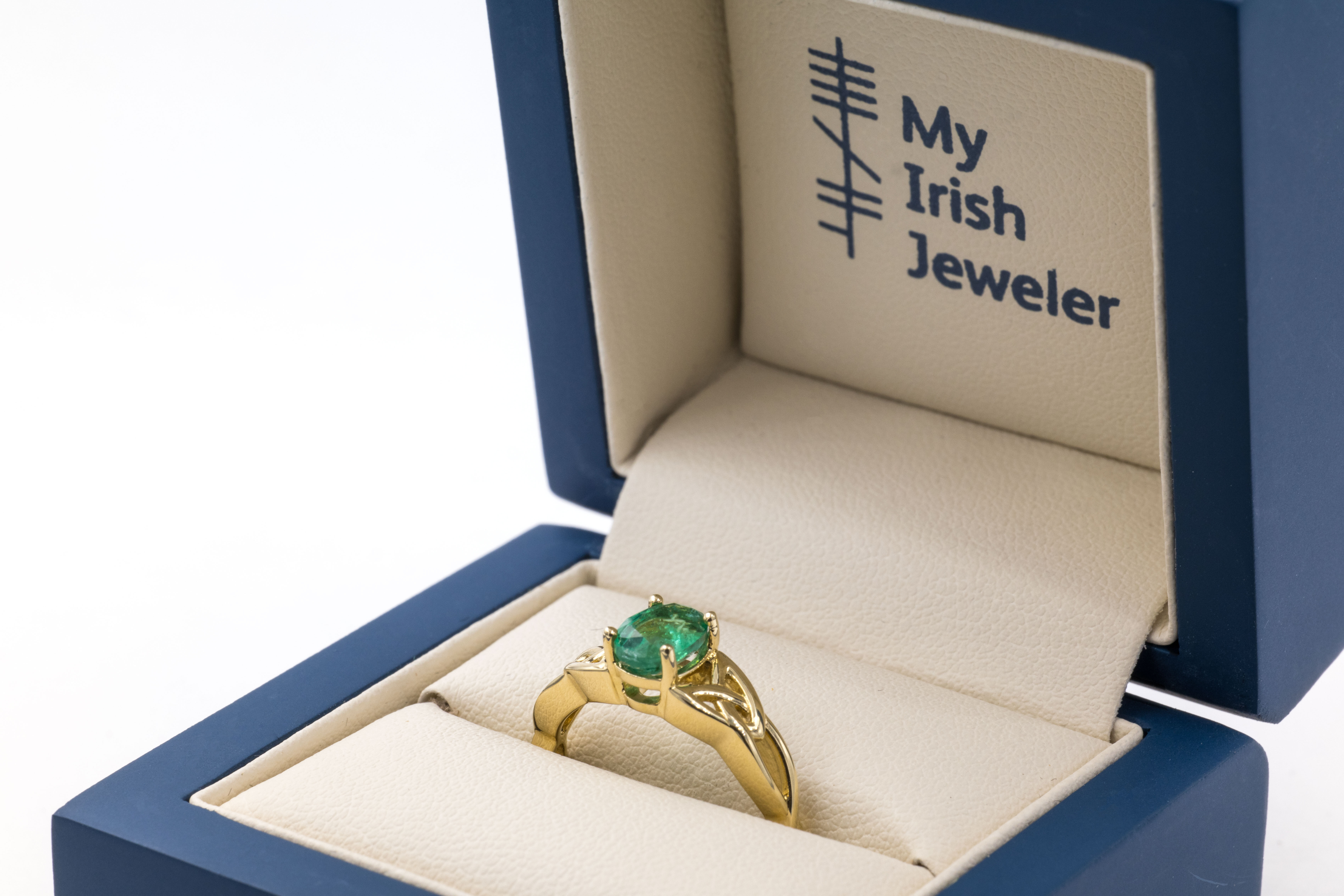 Irish 14K Yellow Gold Trinity Knot Ring For Women With a Polished Finish