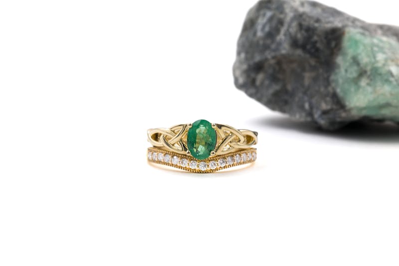 Authentic Yellow Gold Trinity Knot 0.70ct Natural Emerald Ring With a Polished Finish For Women