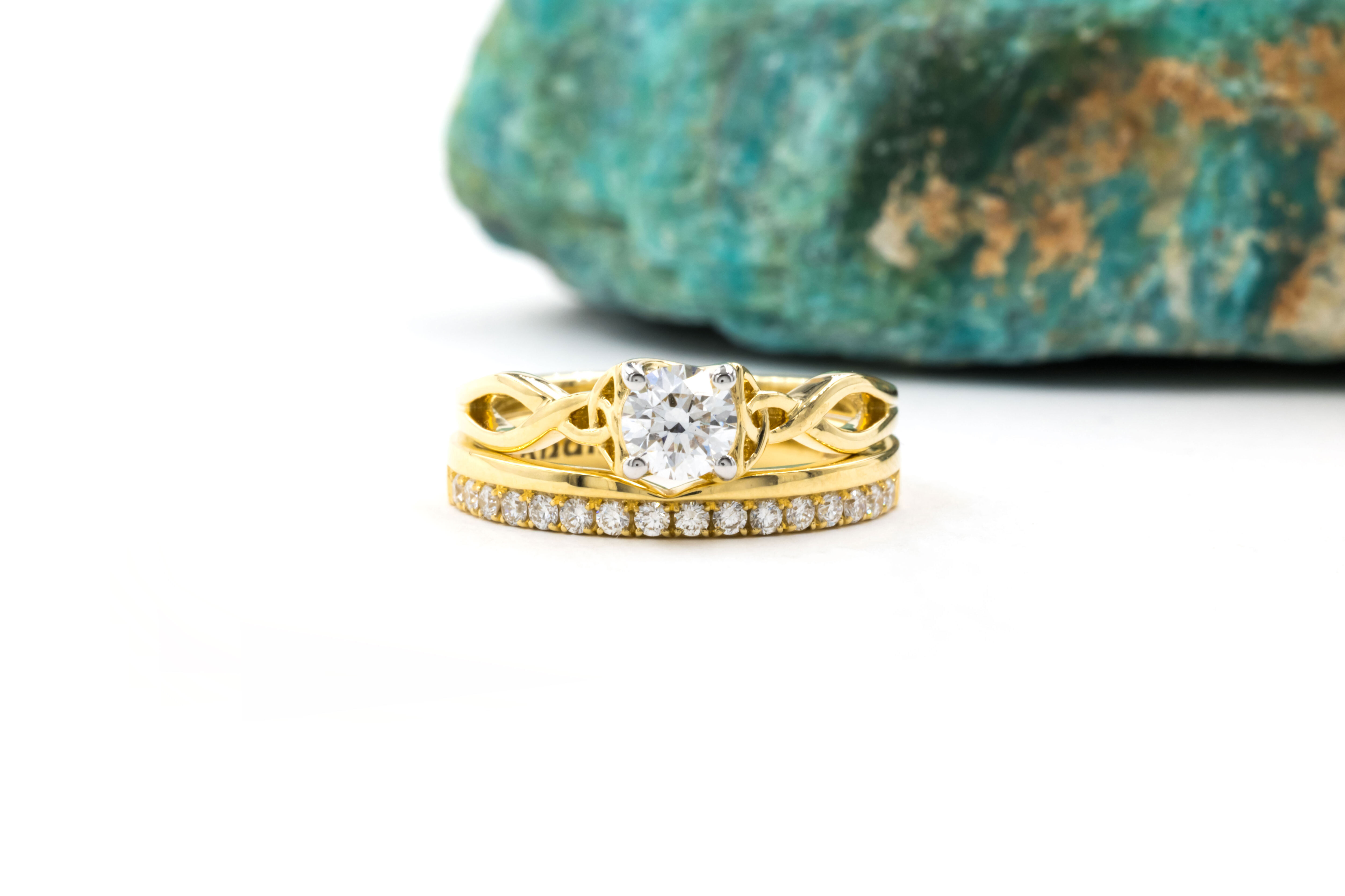 Womens Trinity Knot Ring in Real 18K Yellow Gold