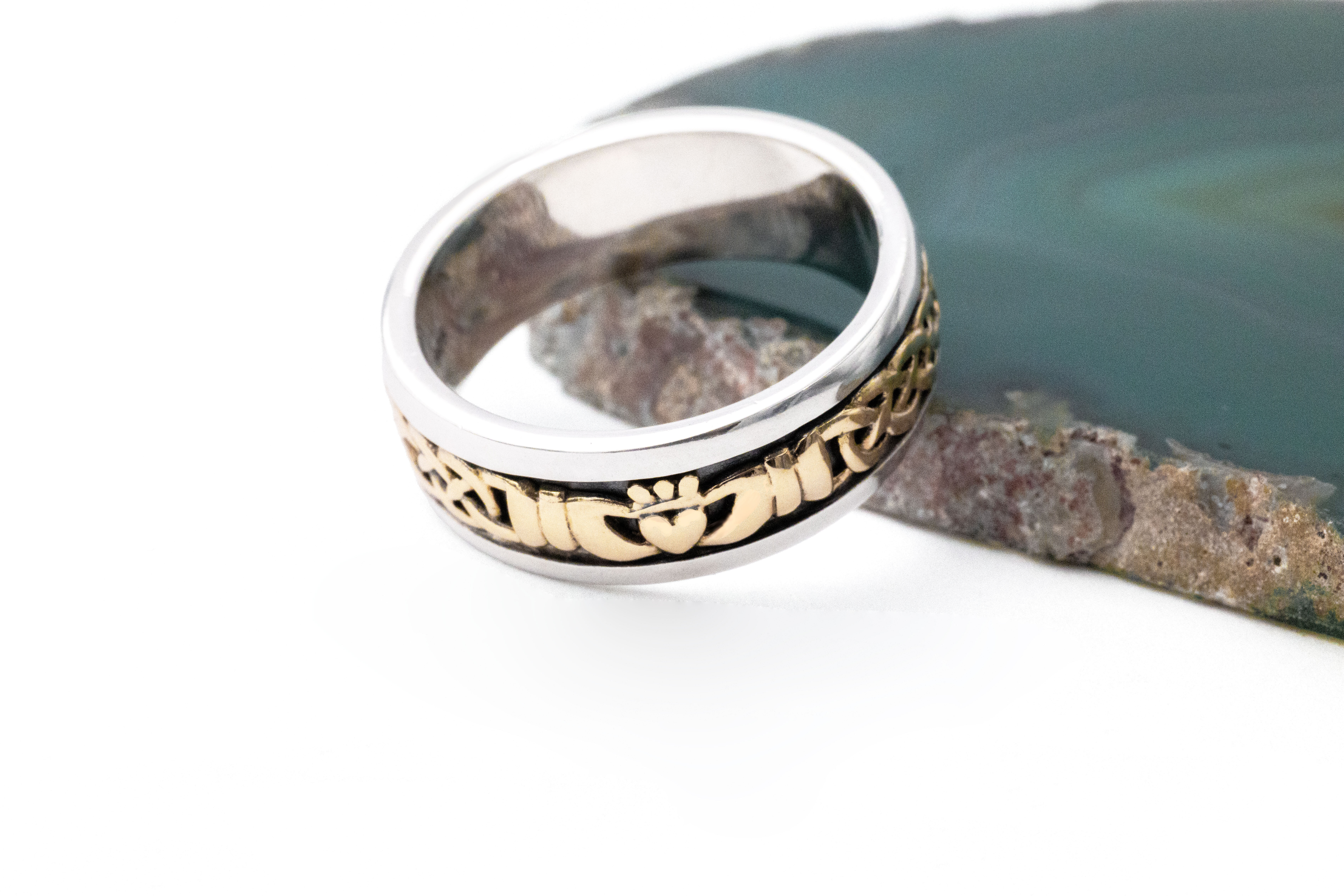 Gorgeous Sterling Silver & 10K Yellow Gold Claddagh & Celtic Knot 7.5mm Ring For Men. Side View.