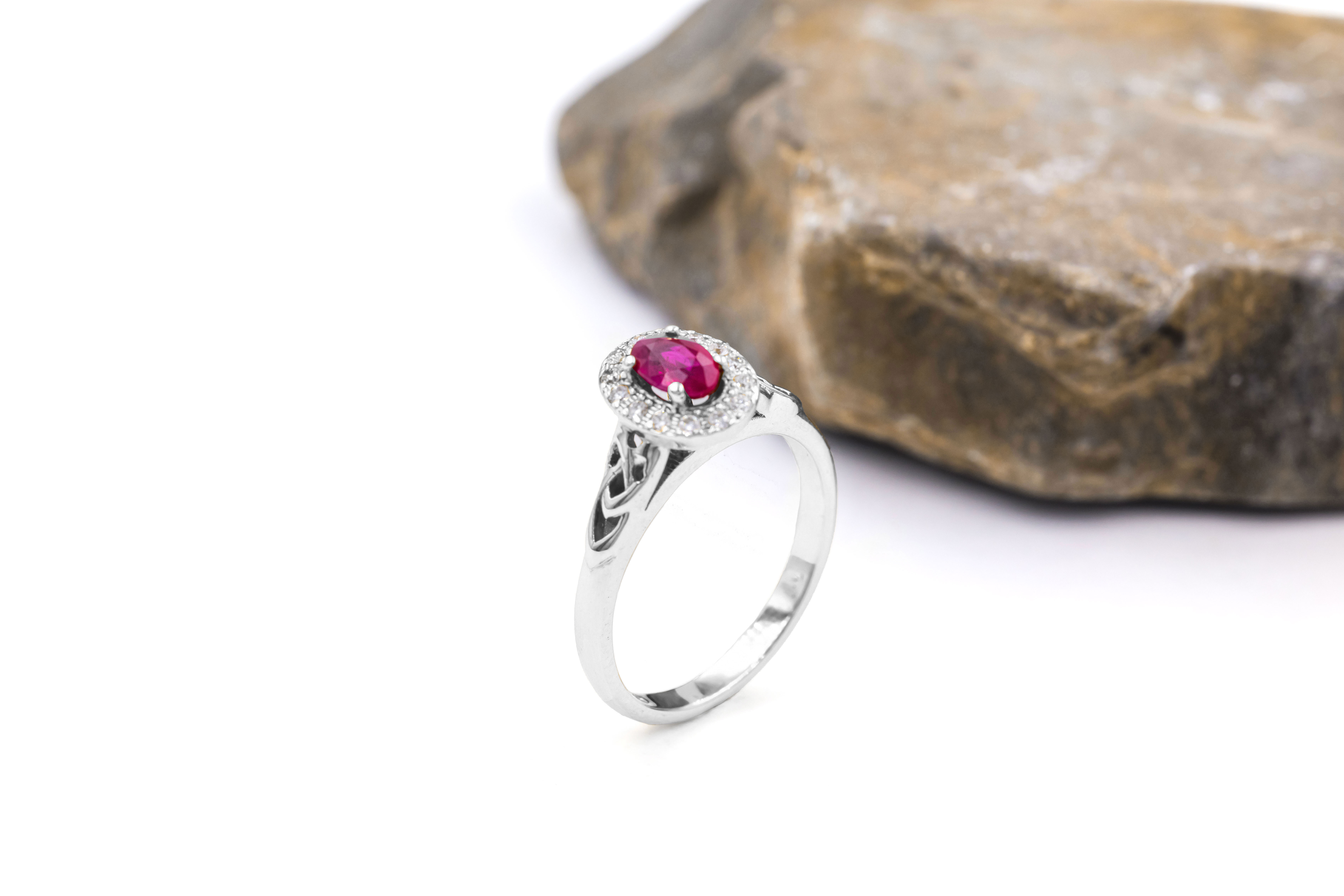 Gorgeous 18K White Gold Trinity Knot Ring For Women. Side View.