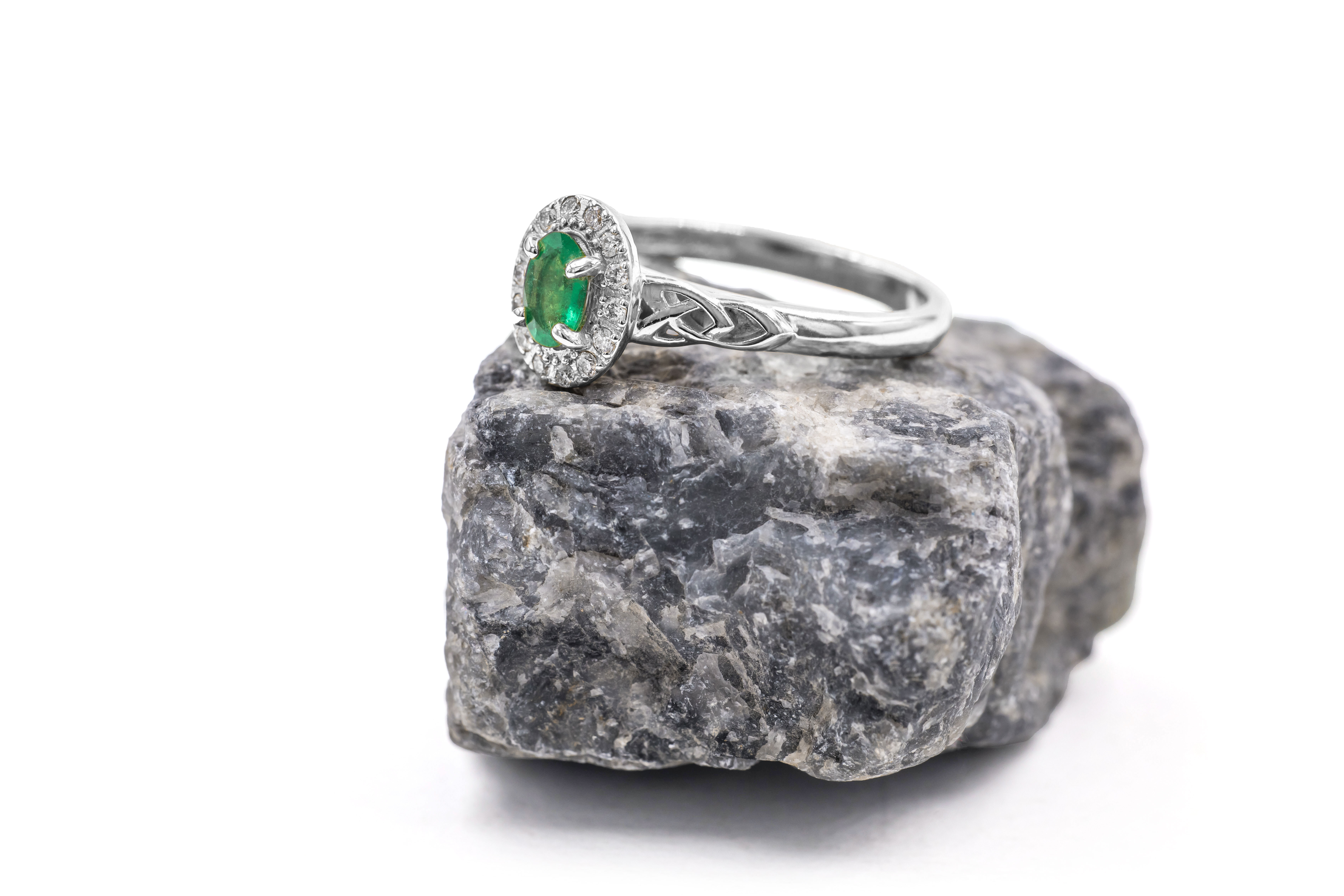 Womens Irish Polished Platinum 950 Trinity Knot & Celtic Knot 0.50ct Natural Emerald Ring