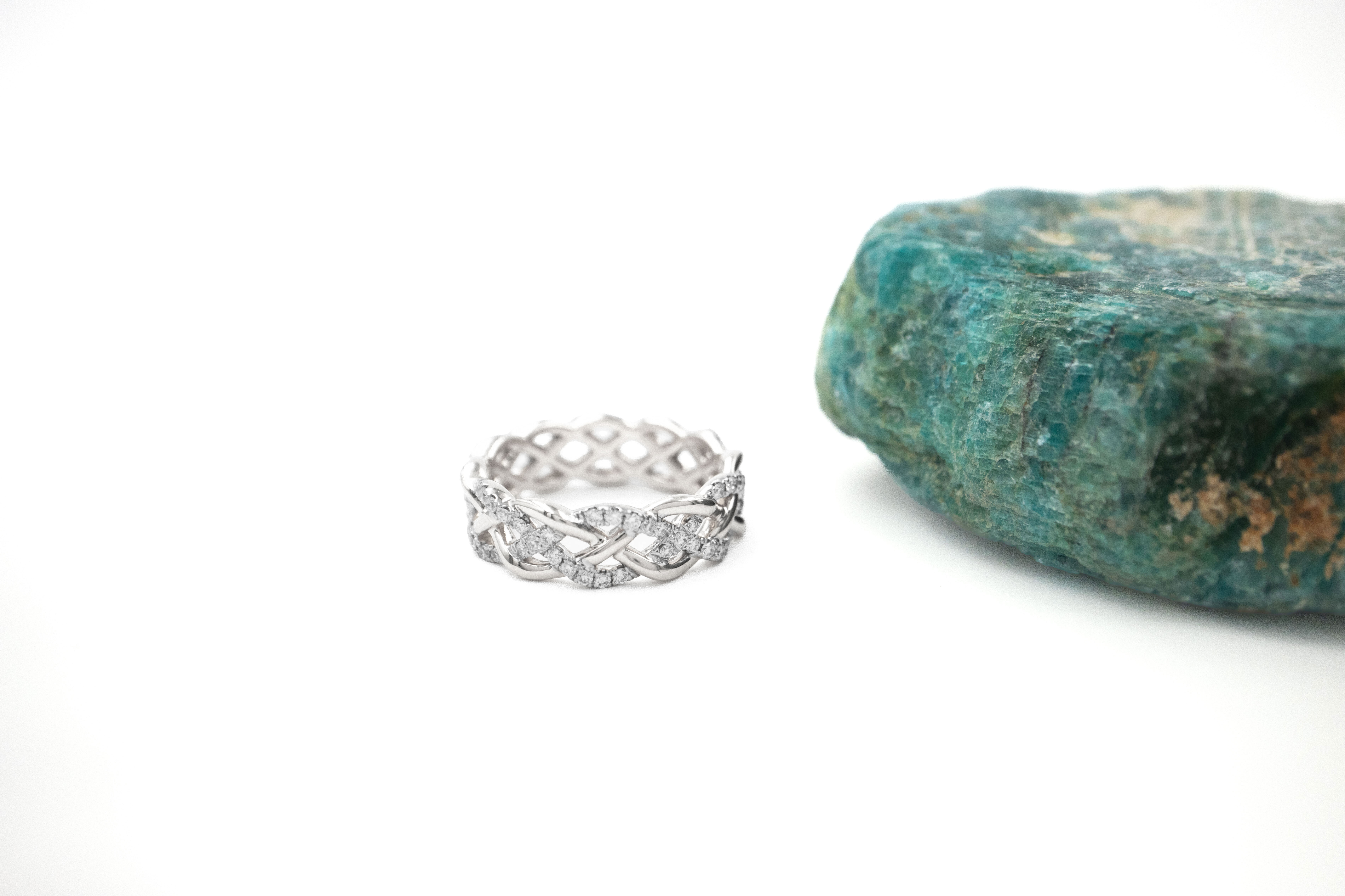 Attractive 14K White Gold Celtic Knot Wedding Ring With a Polished Finish For Women
