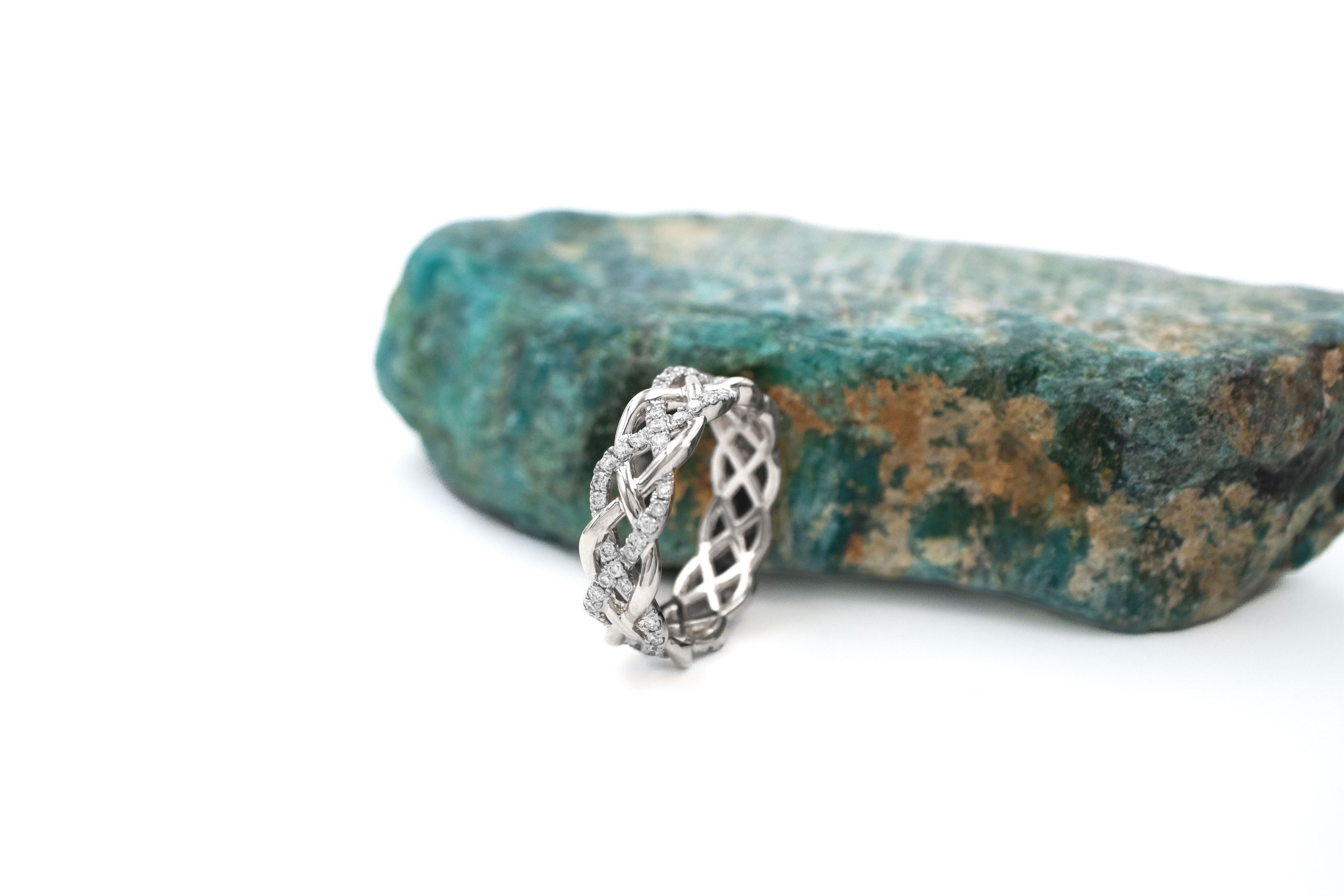 Striking 14K White Gold Celtic Knot 5.0mm Ring With a Polished Finish For Women. Side View.