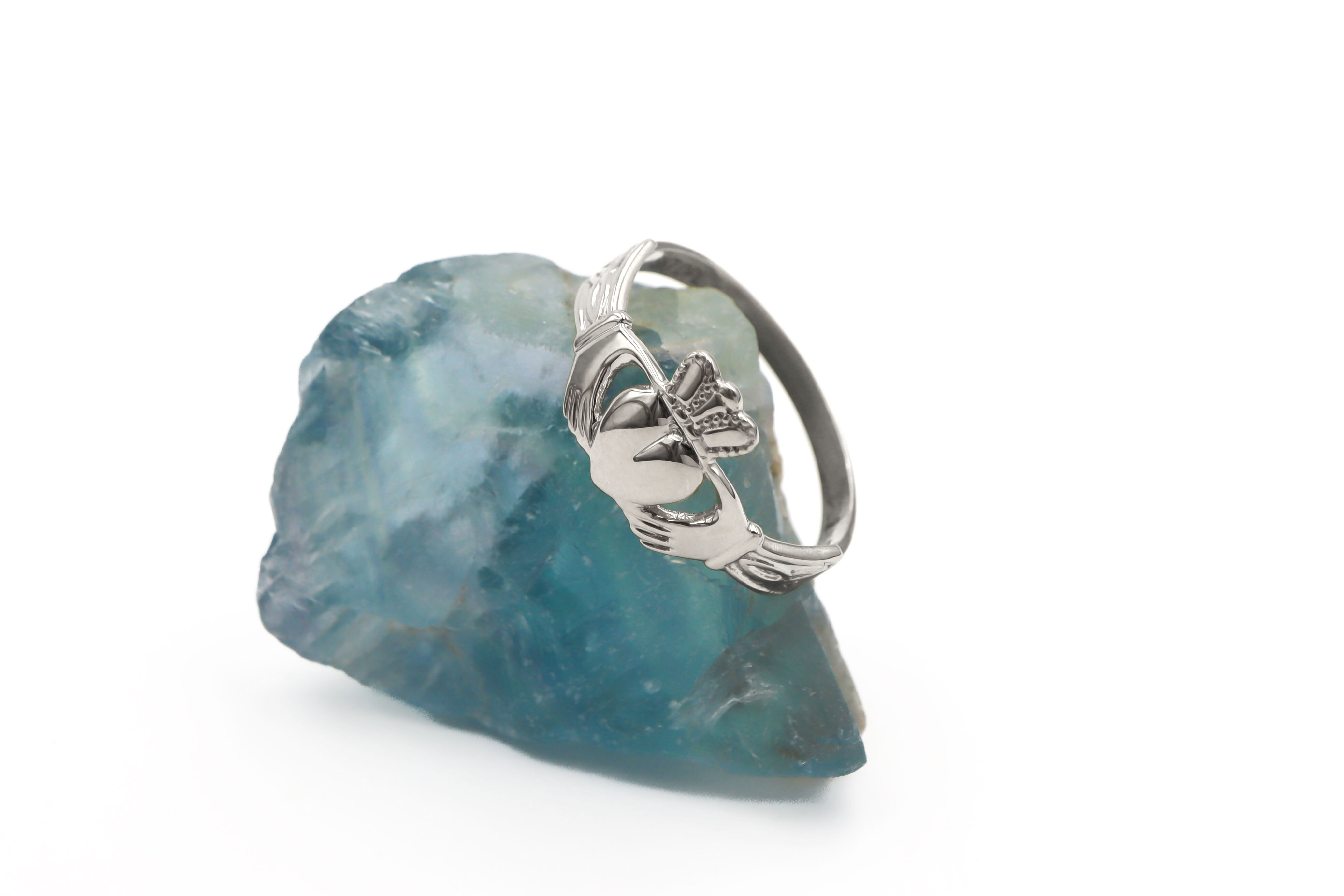 Womens White Gold Claddagh Ring