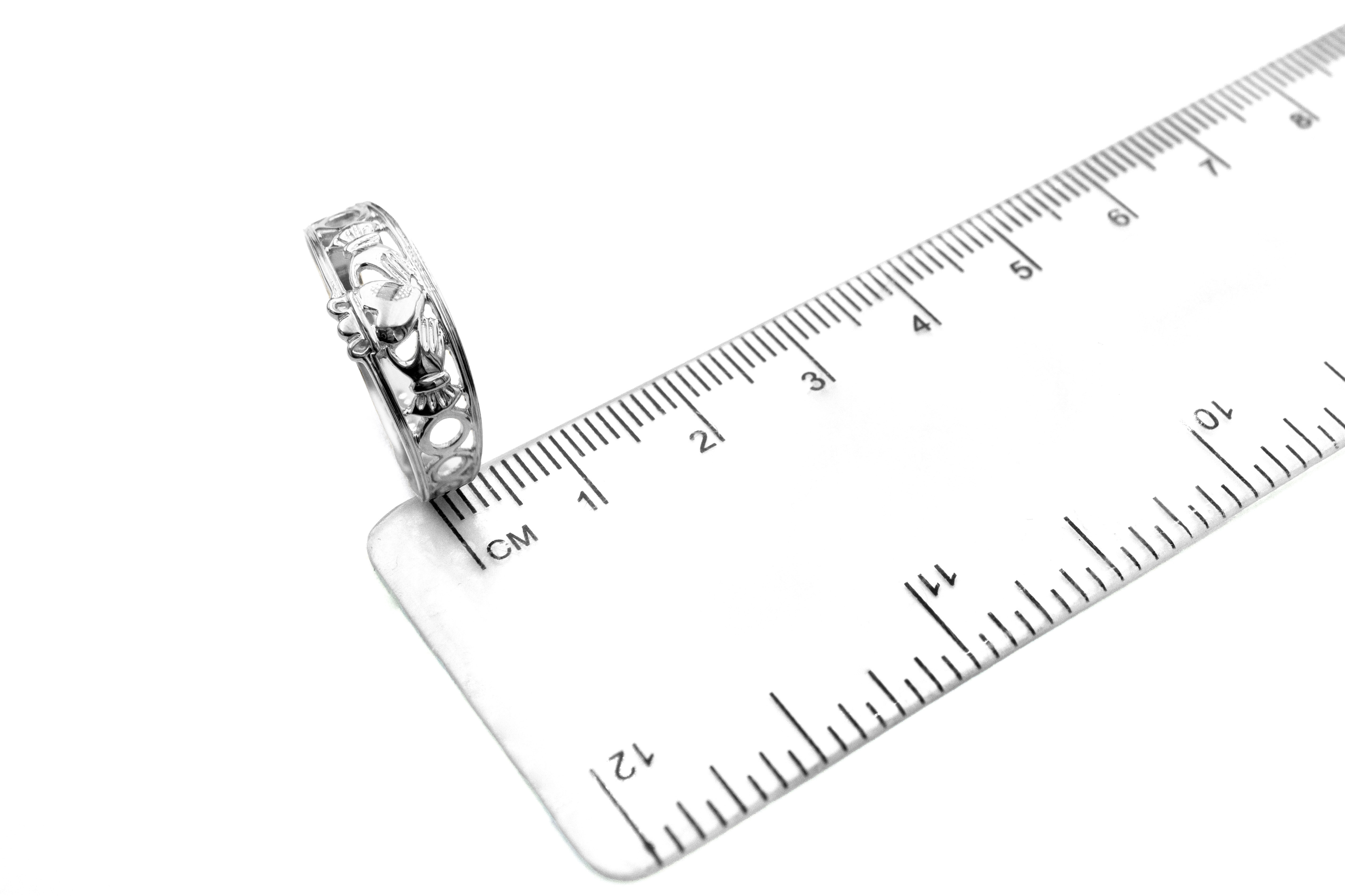 Womens Claddagh Ring in Real 9K White Gold. Side View.