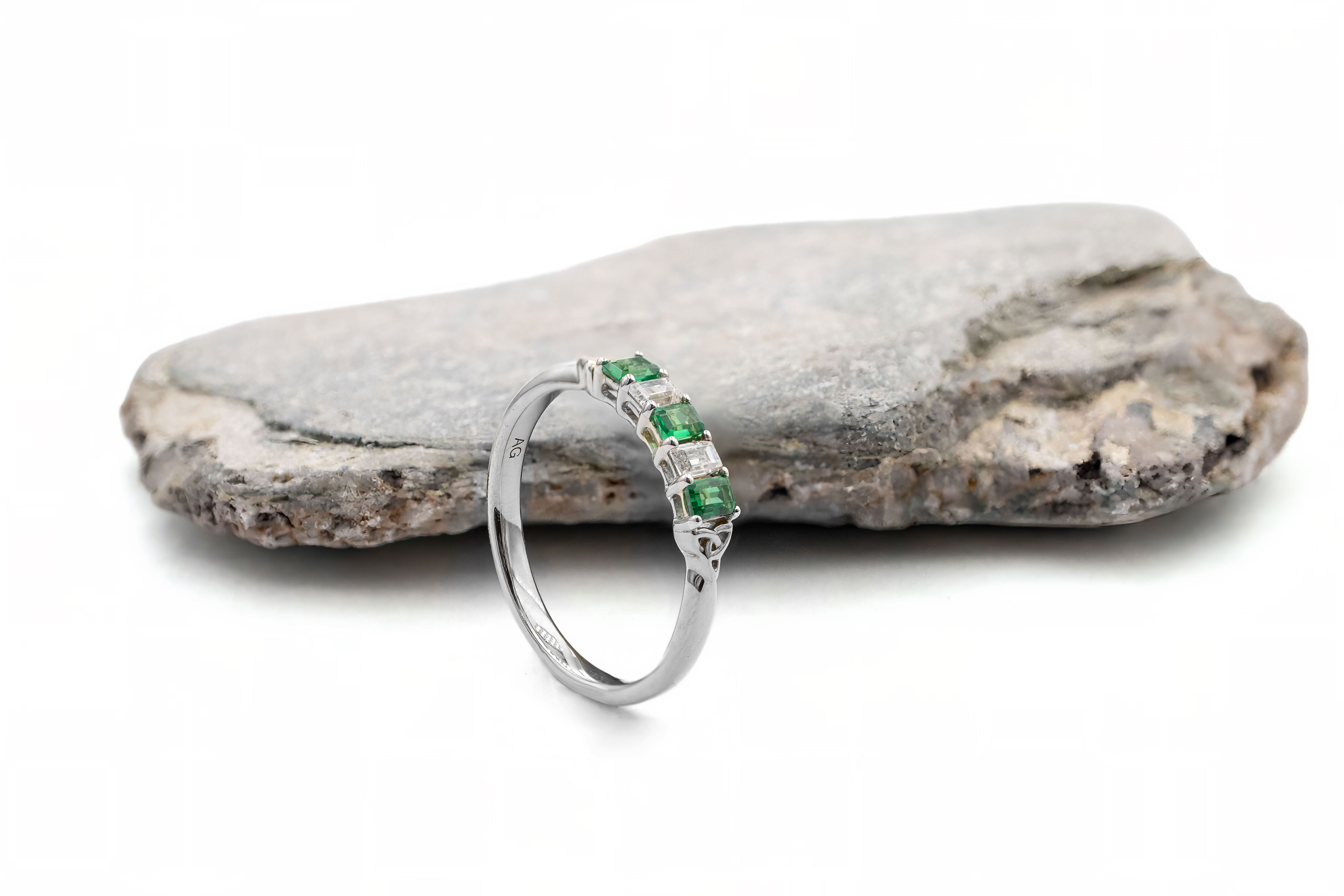 Womens Trinity Knot 3.0mm Ring in White Gold With a Polished Finish