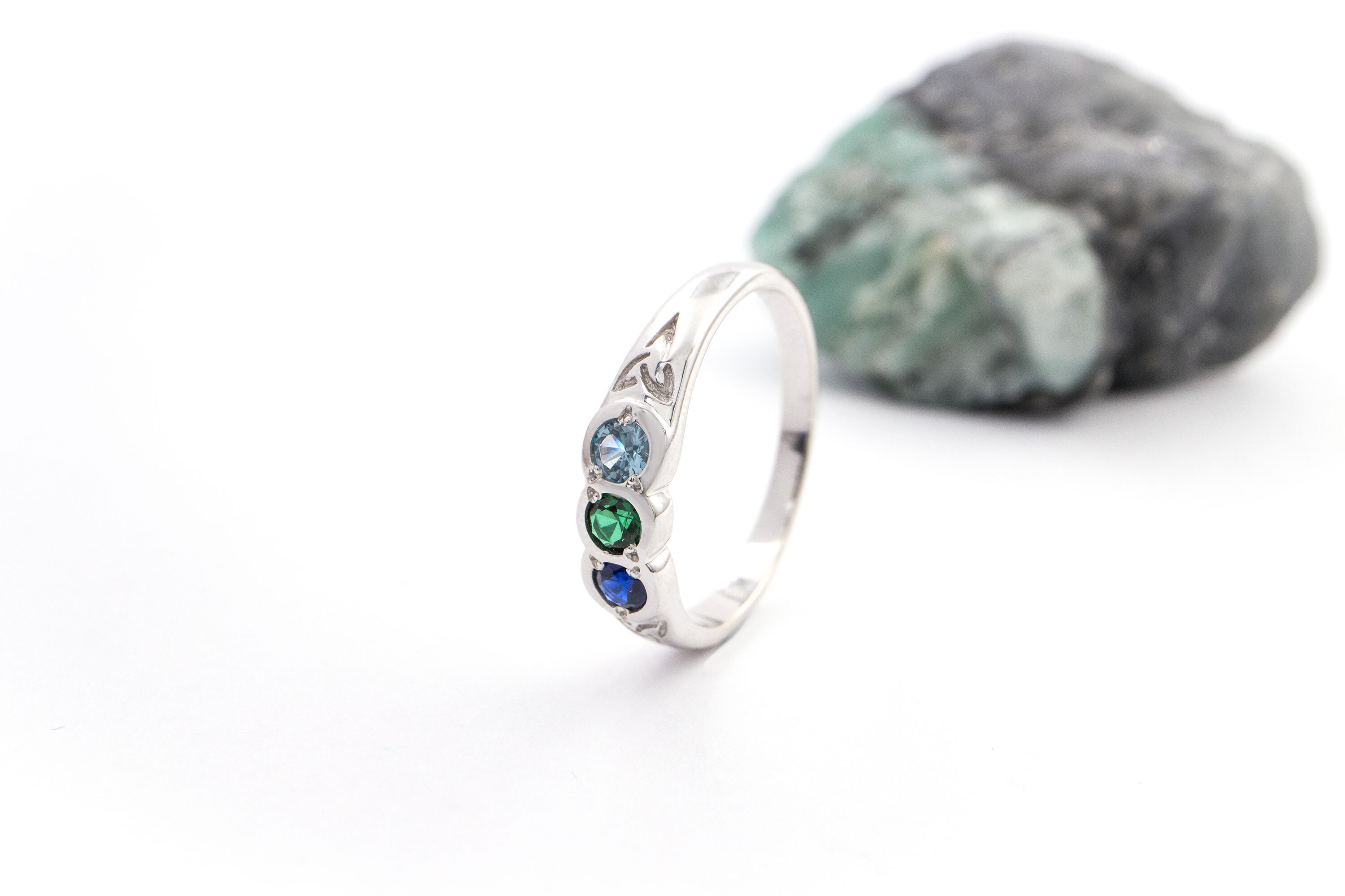 Womens White Gold Celtic Knot Ring