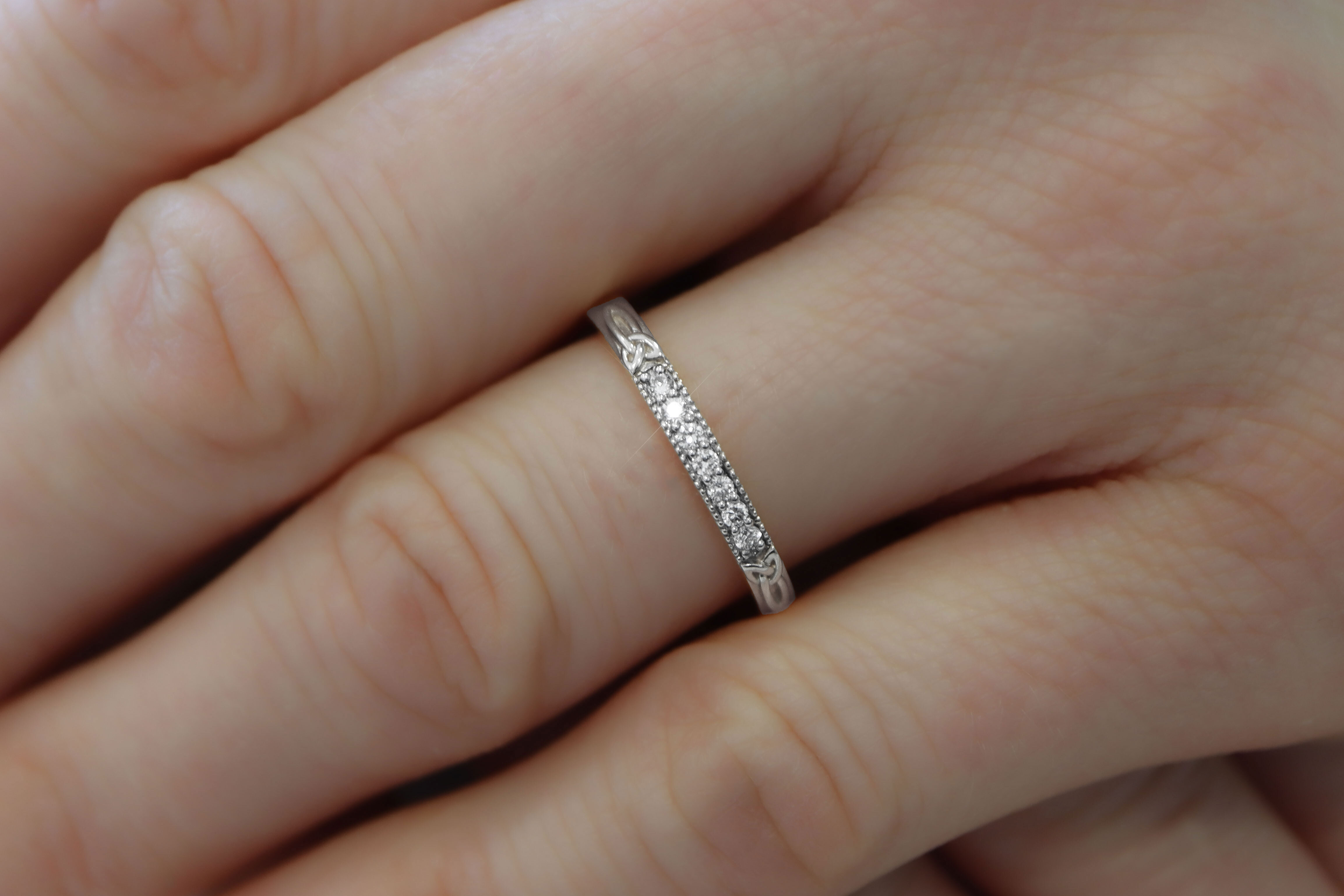 Womens Trinity Knot 2.0mm Ring in Platinum 950 With a Polished Finish - Model Photo