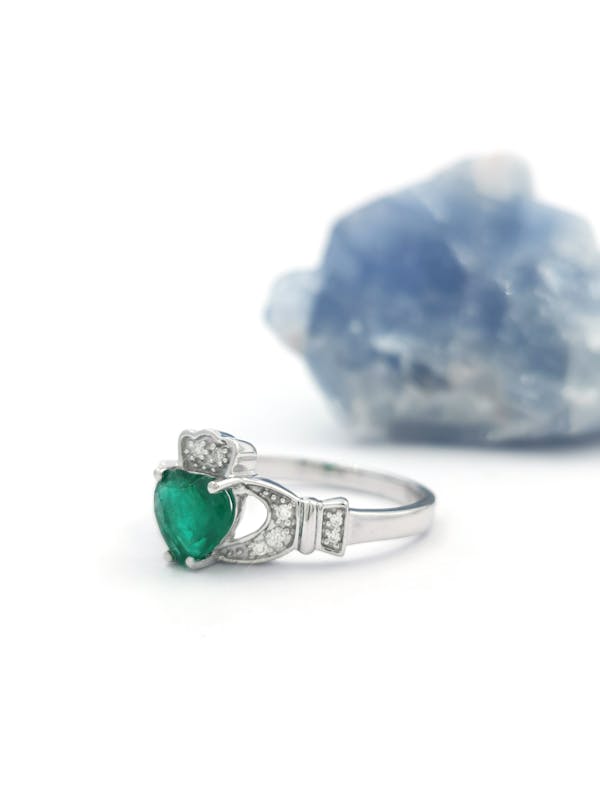 14K White Gold Emerald and Diamond Claddagh Ring -… | My Irish Jeweler