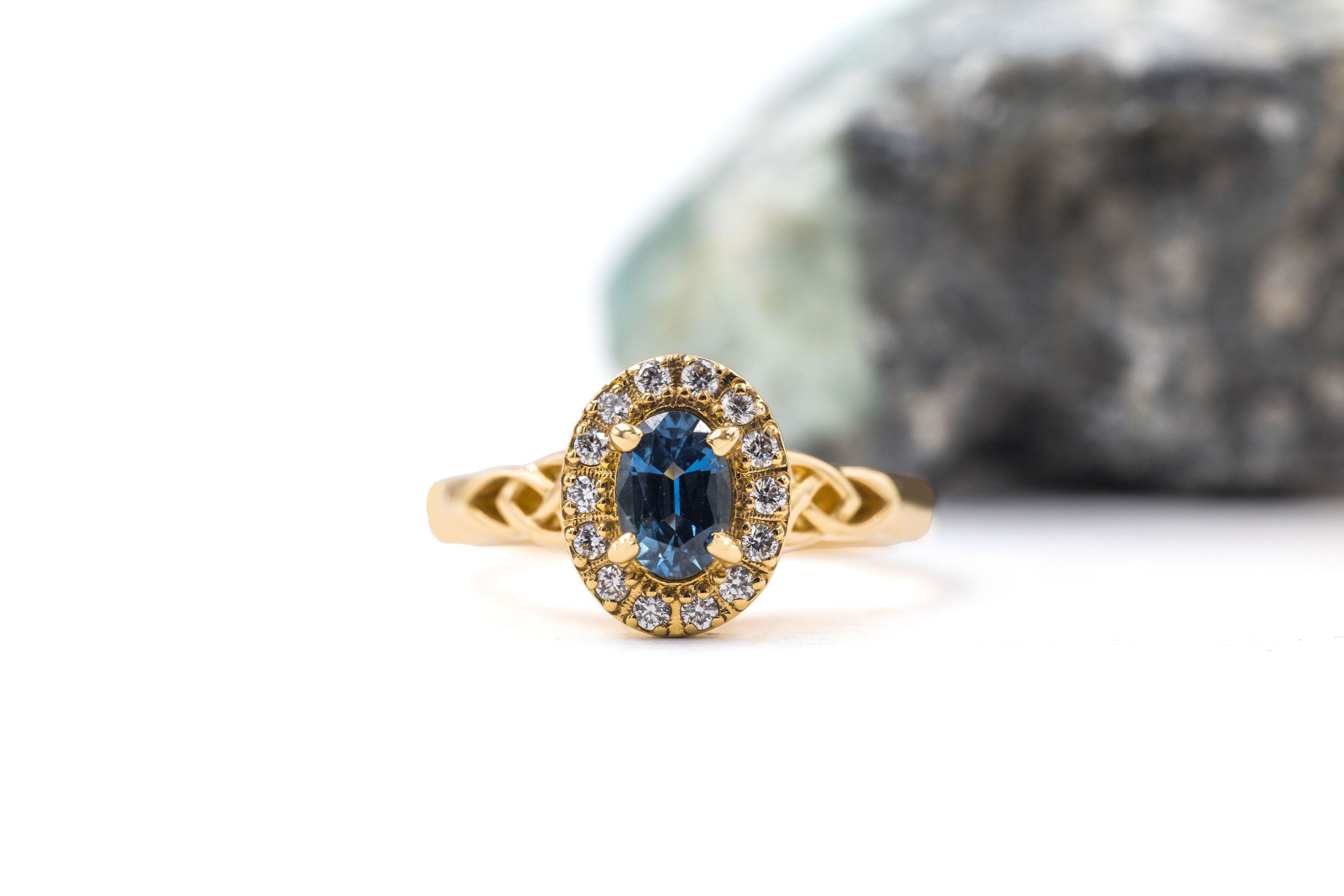 Womens Trinity Knot & Celtic Knot Ring in Real Yellow Gold