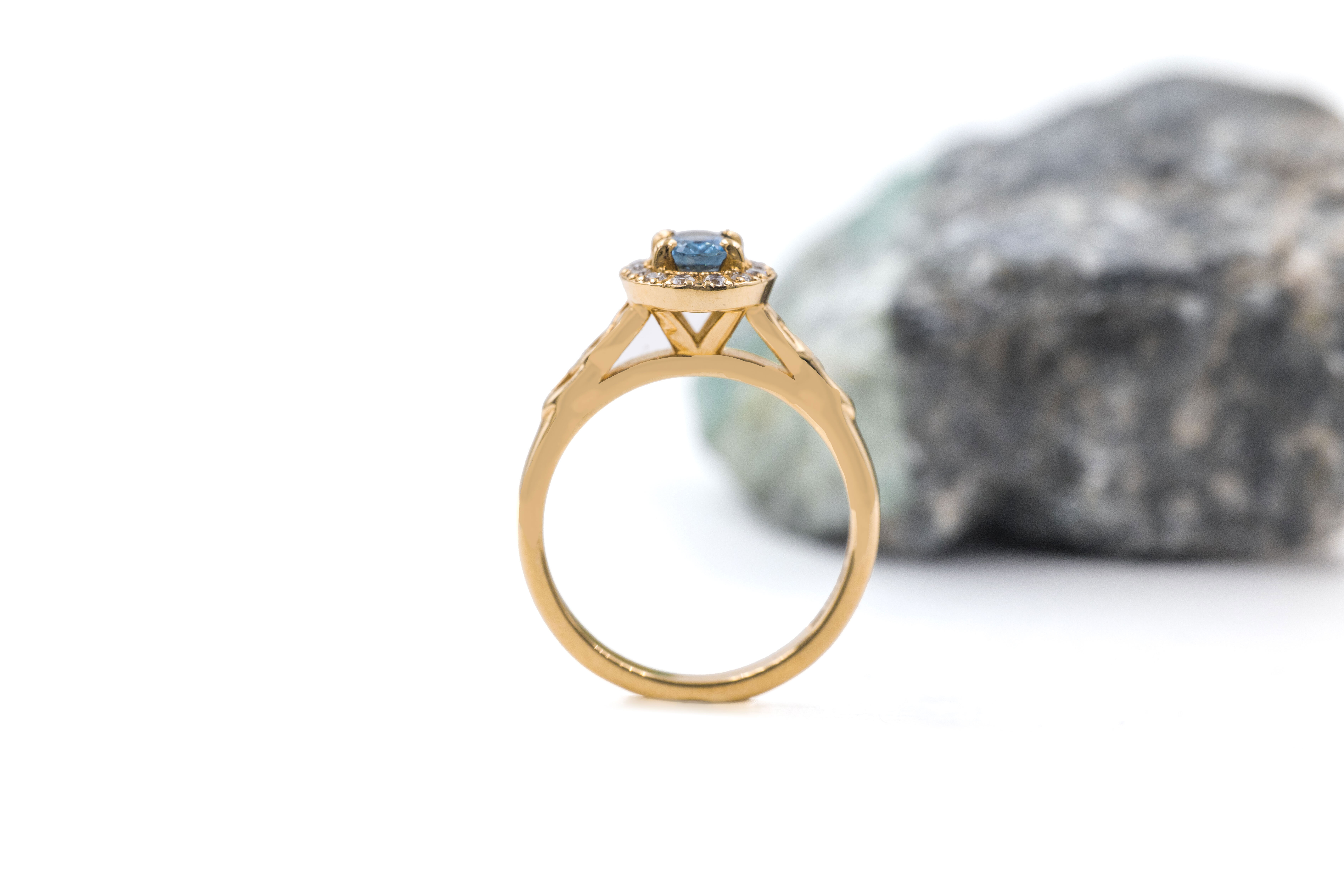 Womens Trinity Knot & Celtic Knot 0.50ct Natural Sapphire Ring in Real 18K Yellow Gold. Side View.