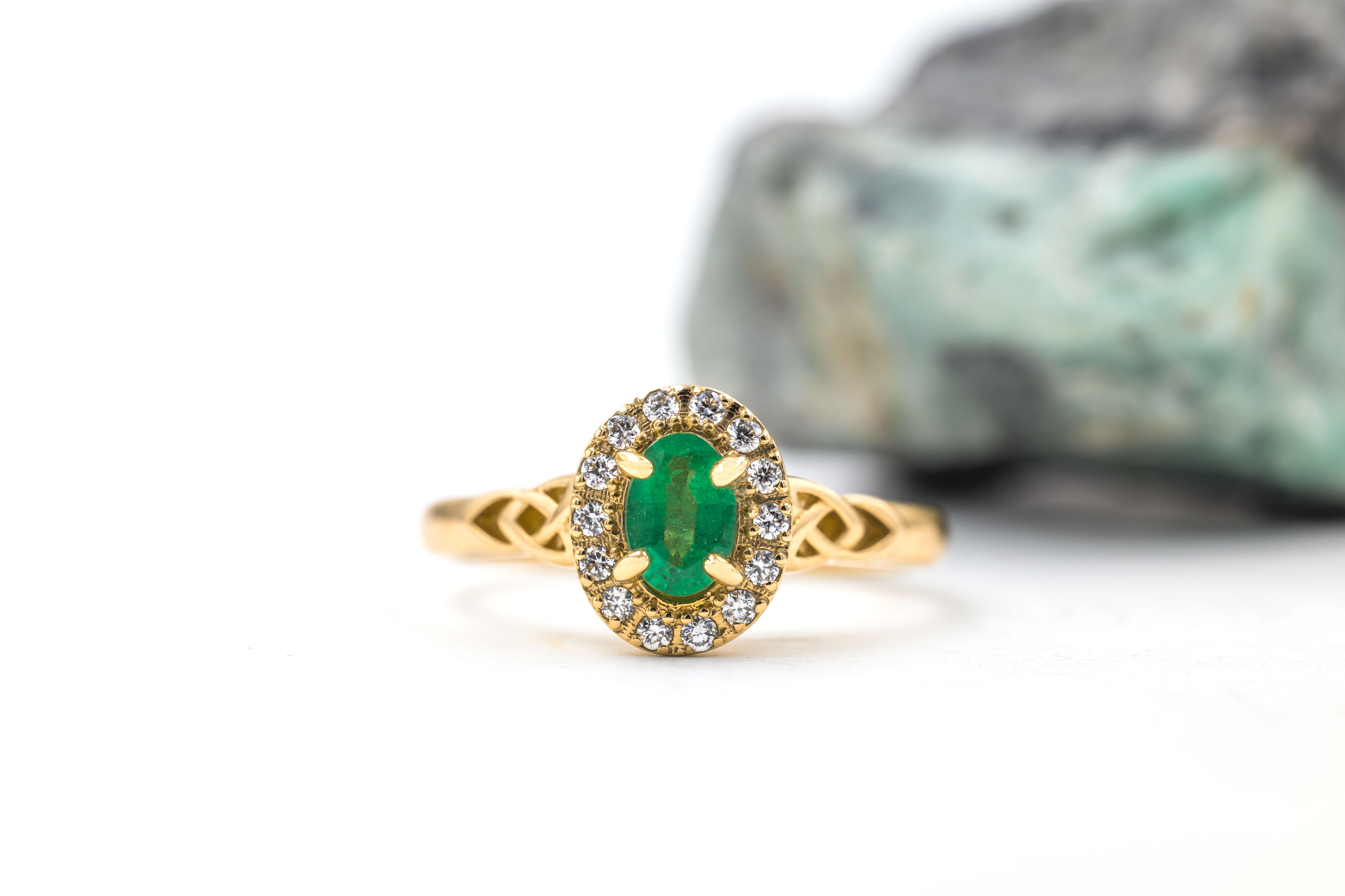 Womens Genuine Polished Yellow Gold Trinity Knot 0.50ct Natural Emerald Ring
