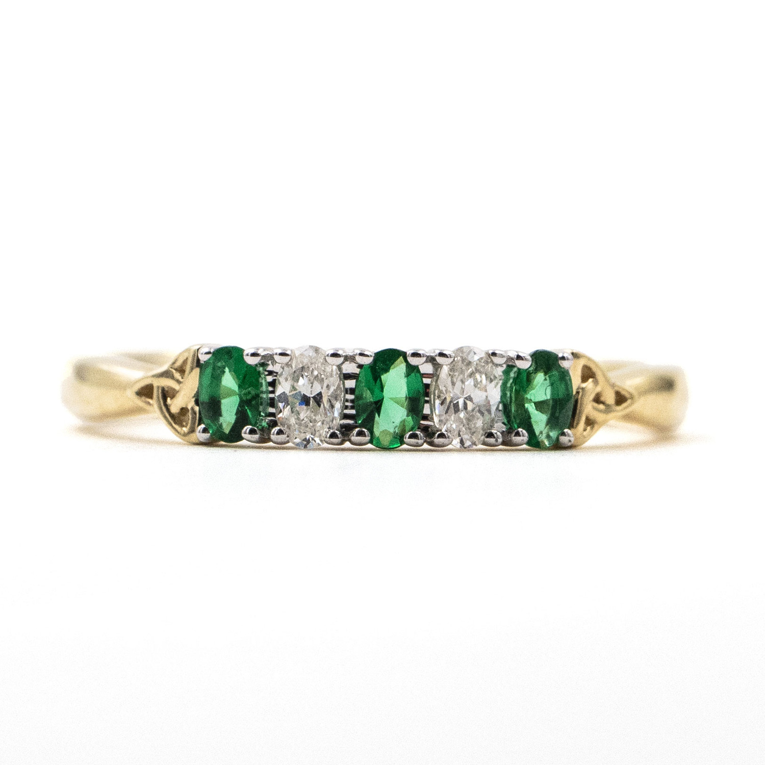Irish 14K Yellow Gold Trinity Knot Ring For Women With a Polished Finish