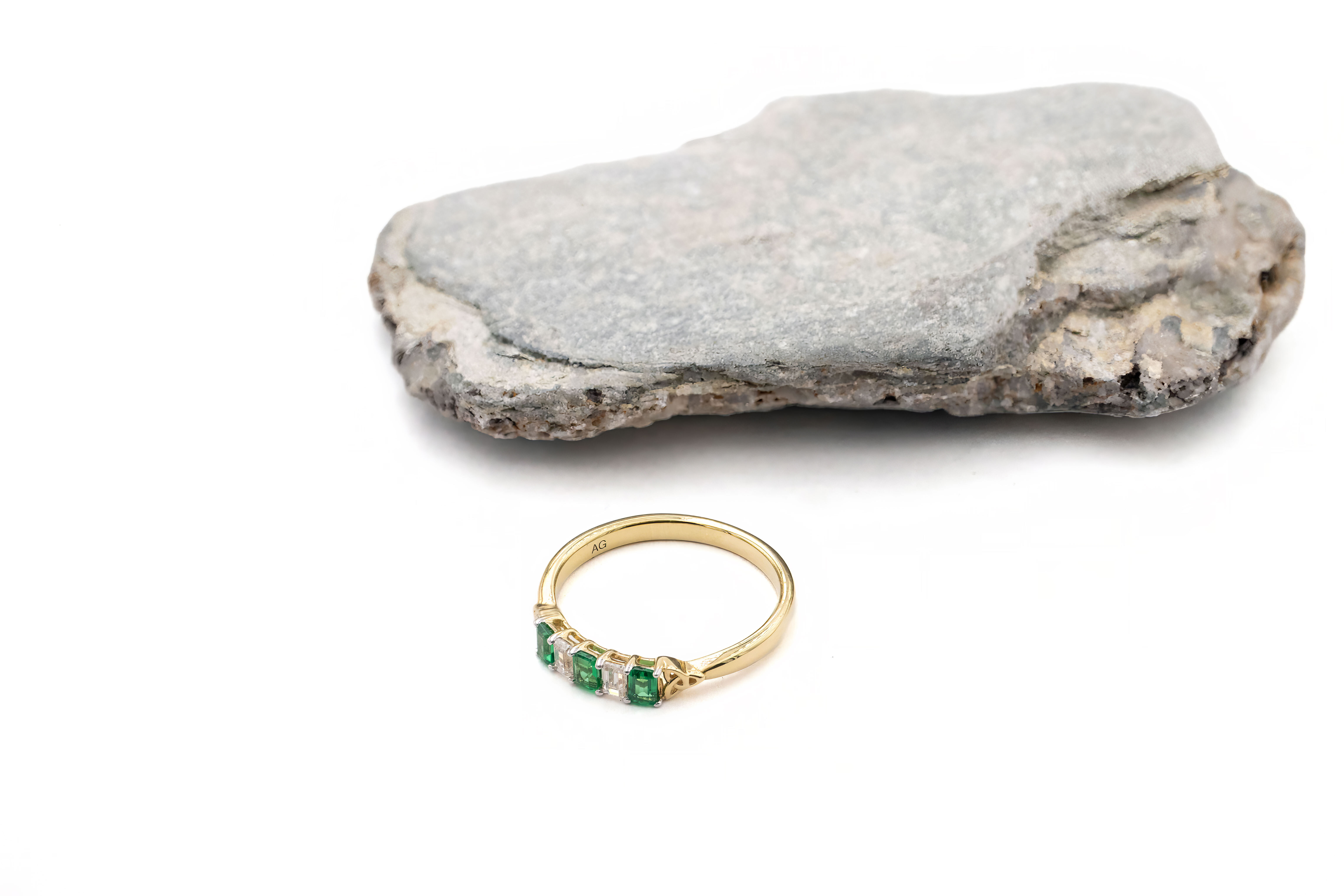 Womens Trinity Knot Ring in Yellow Gold With a Polished Finish