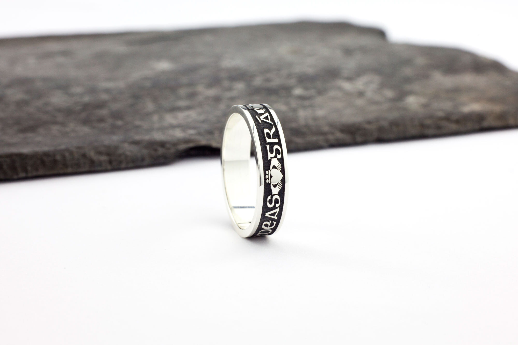 Womens Oxidized Gaelic 5.0mm Ring in Real Sterling Silver