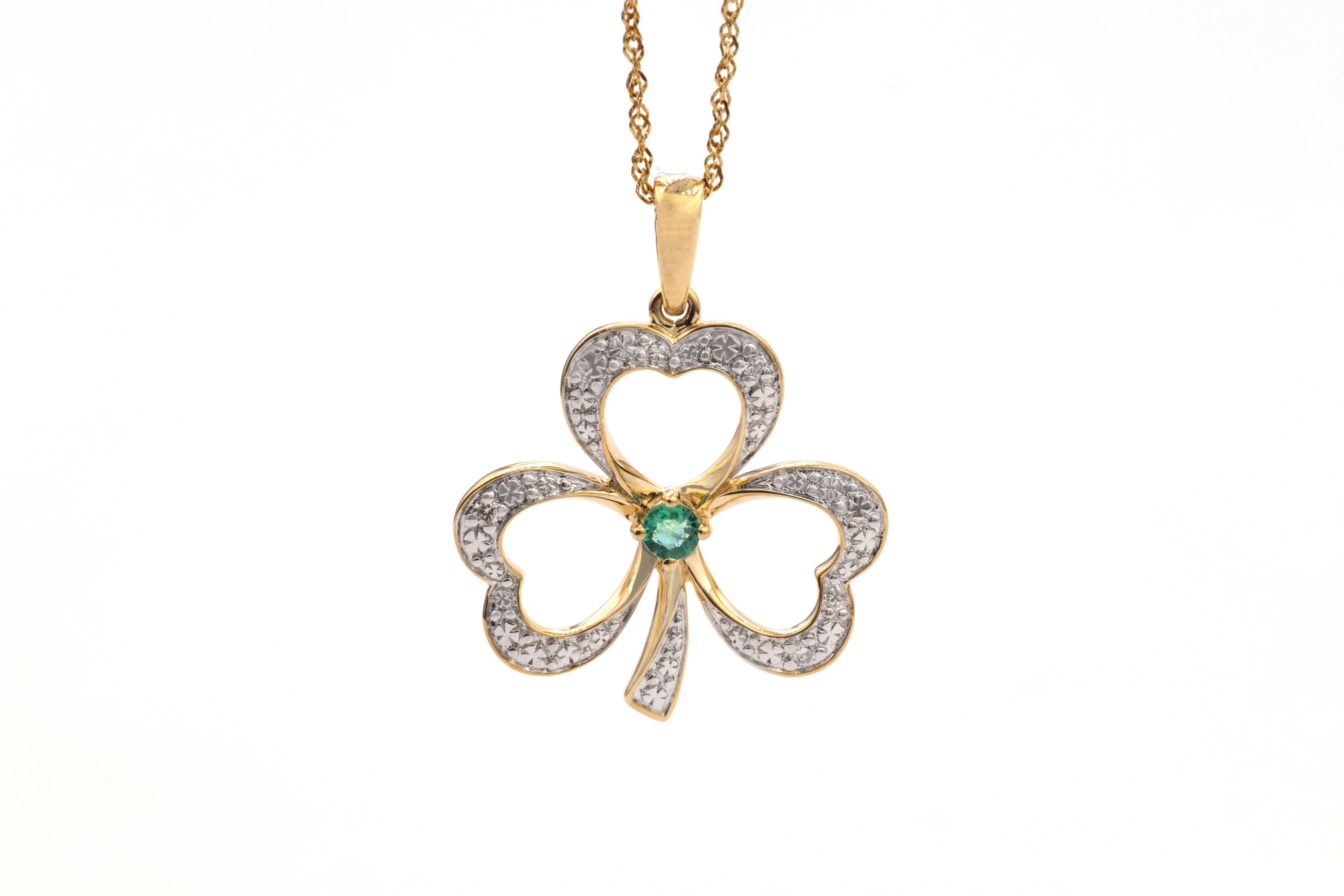 Womens Yellow Gold Shamrock Necklace