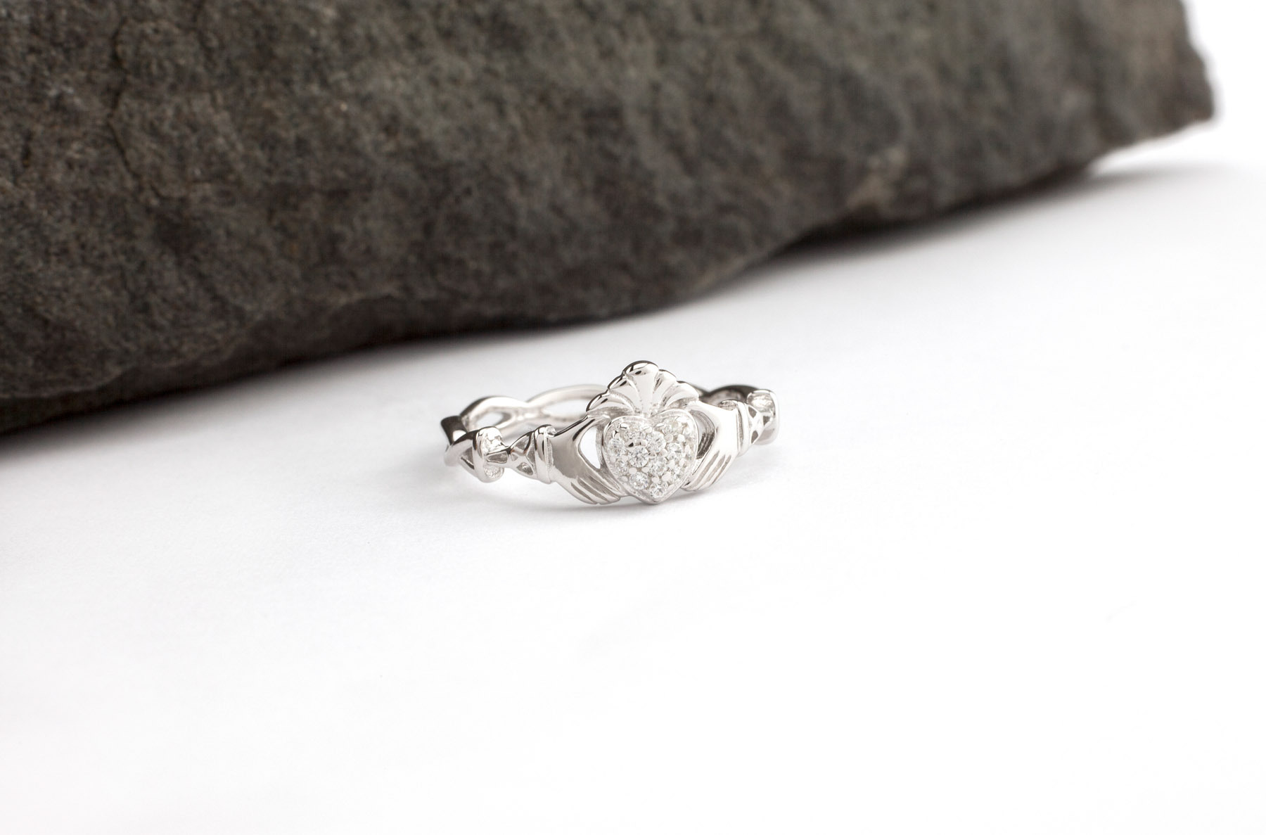 Womens Claddagh Ring in Sterling Silver