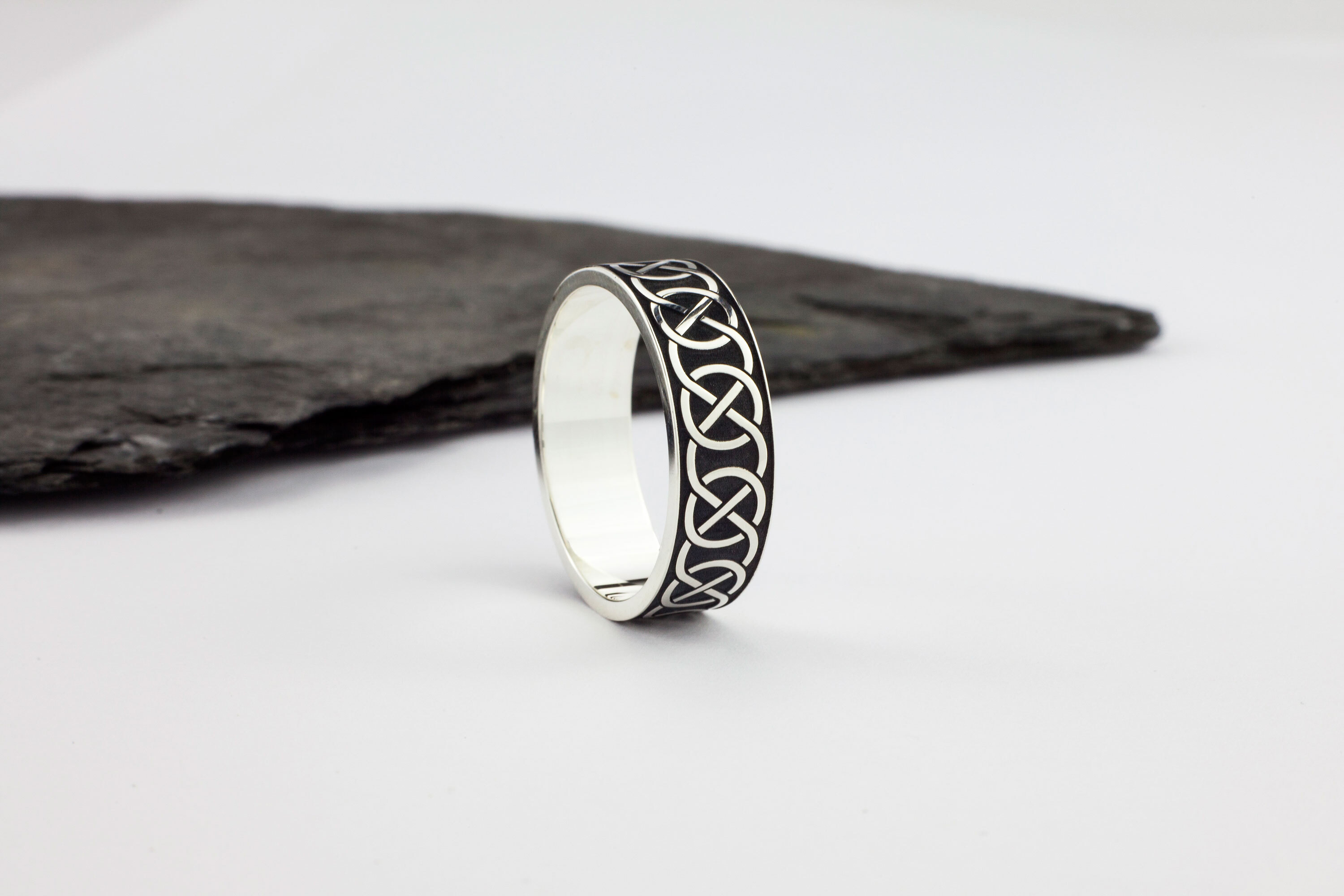 Oxidized Celtic Knot Ring