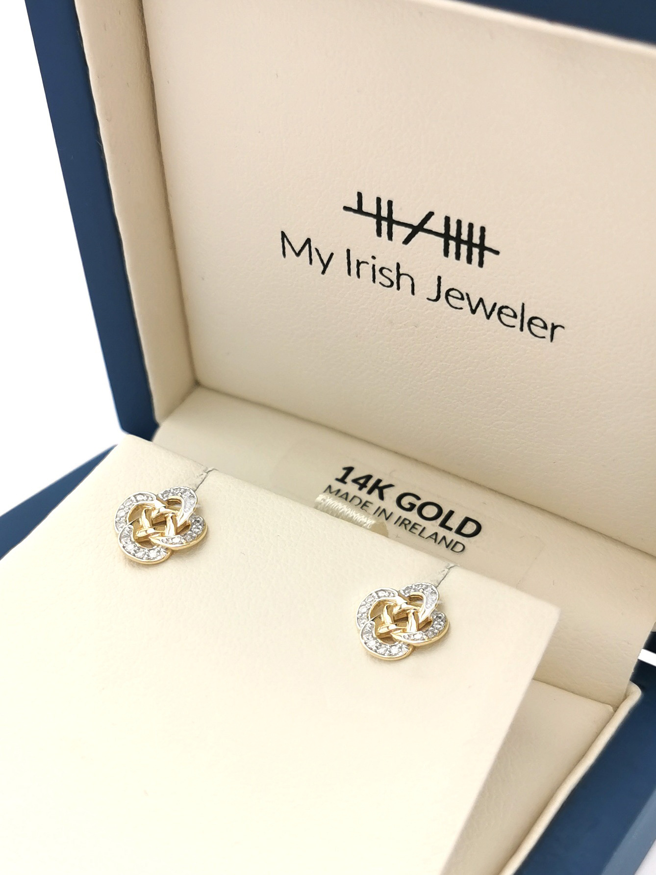 Luxurious Yellow Gold Celtic Knot Gift Set For Women With a Polished Finish. In Luxury Packaging.