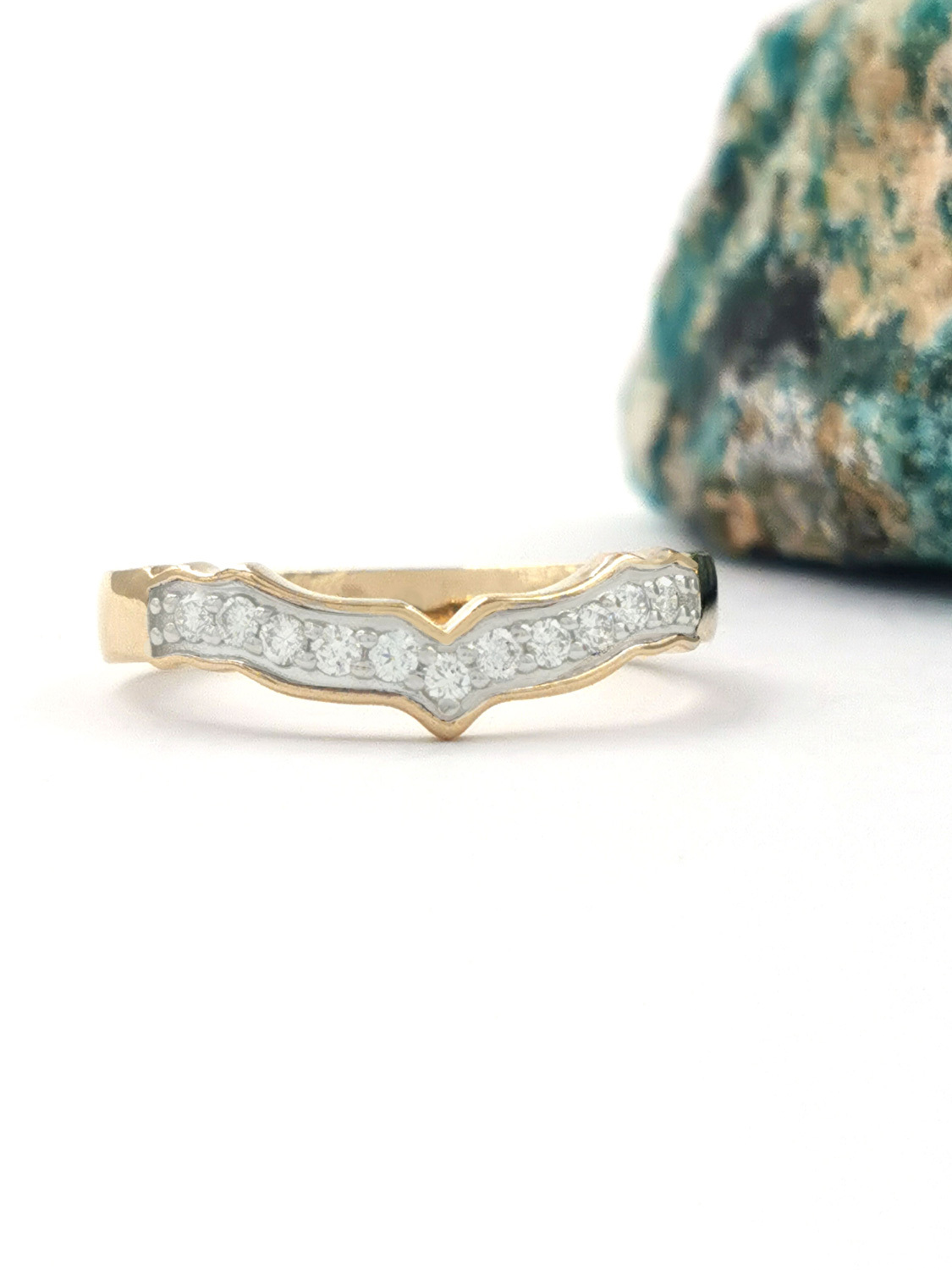 Womens Claddagh Wedding Ring in 14K Yellow Gold