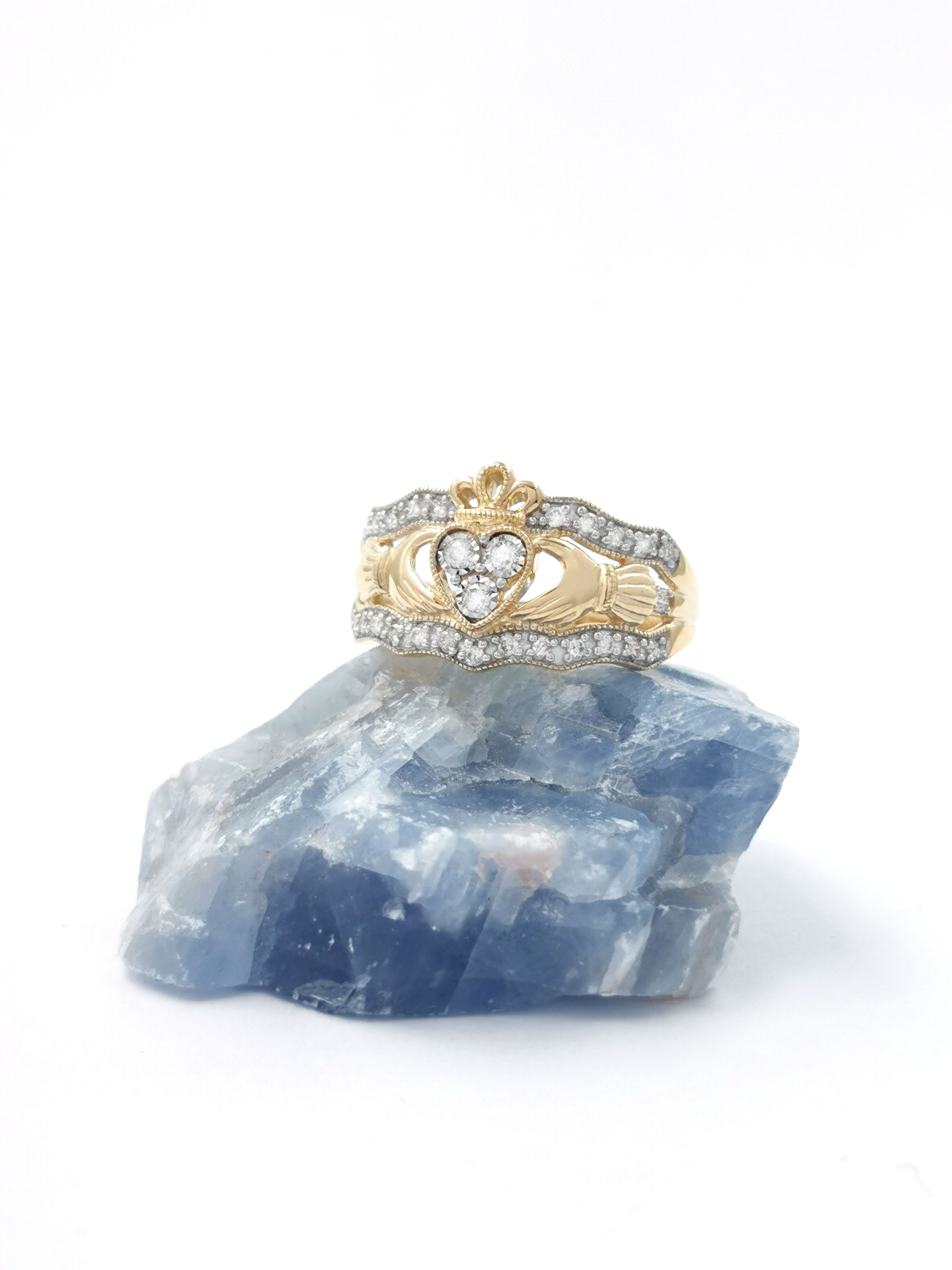 Womens Claddagh Engagement Ring in Yellow Gold