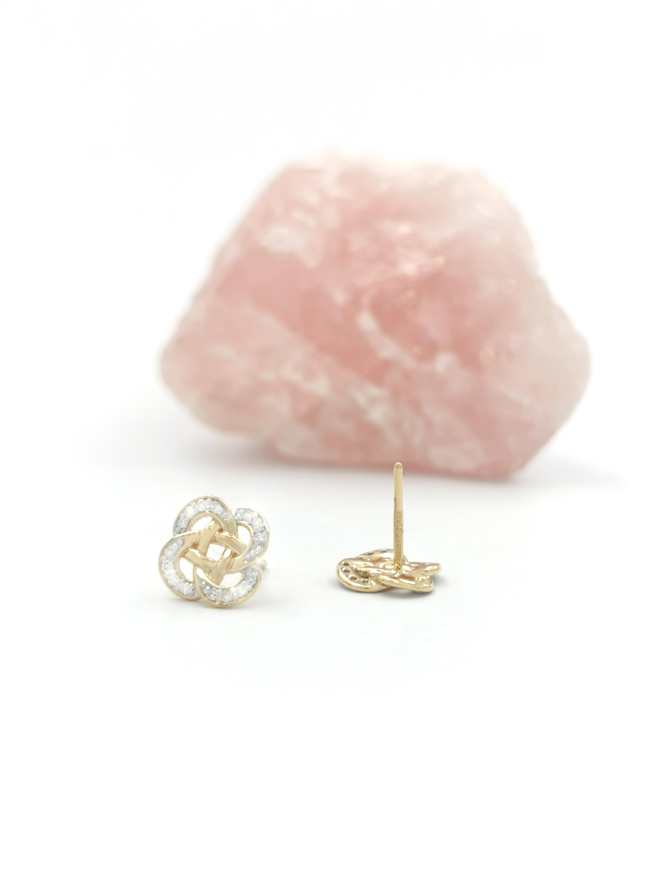 Genuine Yellow Gold Celtic Knot Gift Set For Women With a Polished Finish. Picture Of The Back.