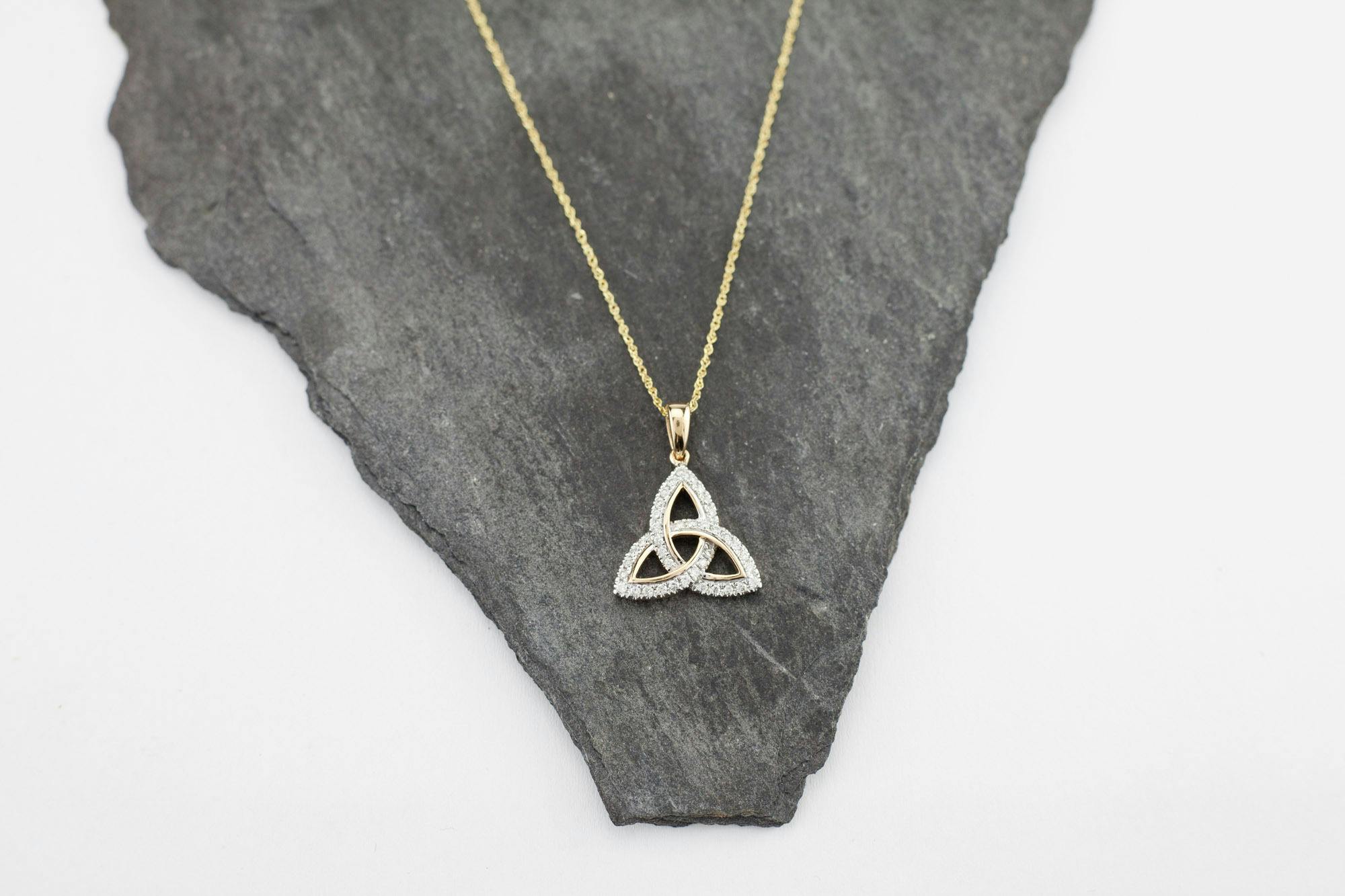 Gold trinity necklace Clearance