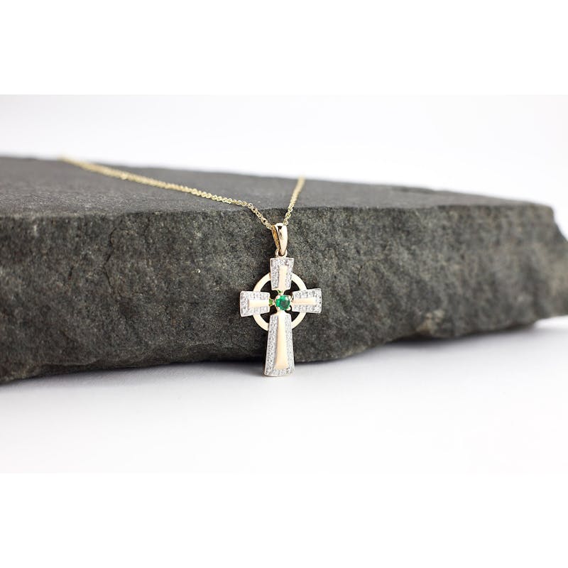 Luxurious 14K Yellow Gold Celtic Cross Necklace For Women